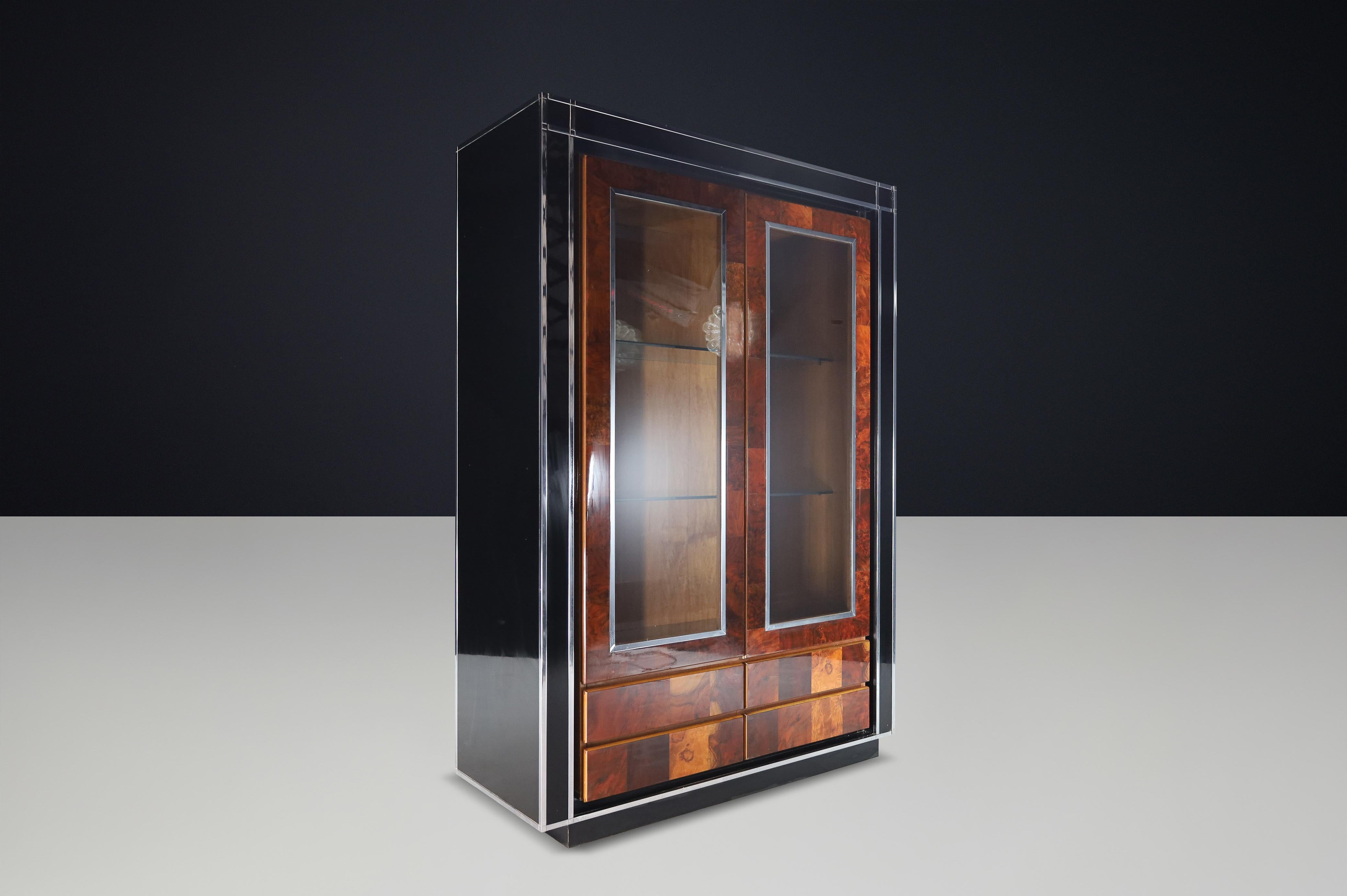 Willy Rizzo Vitrina con puertas de cristal de madera de secuoya y laca negra 1970 Italiano en venta