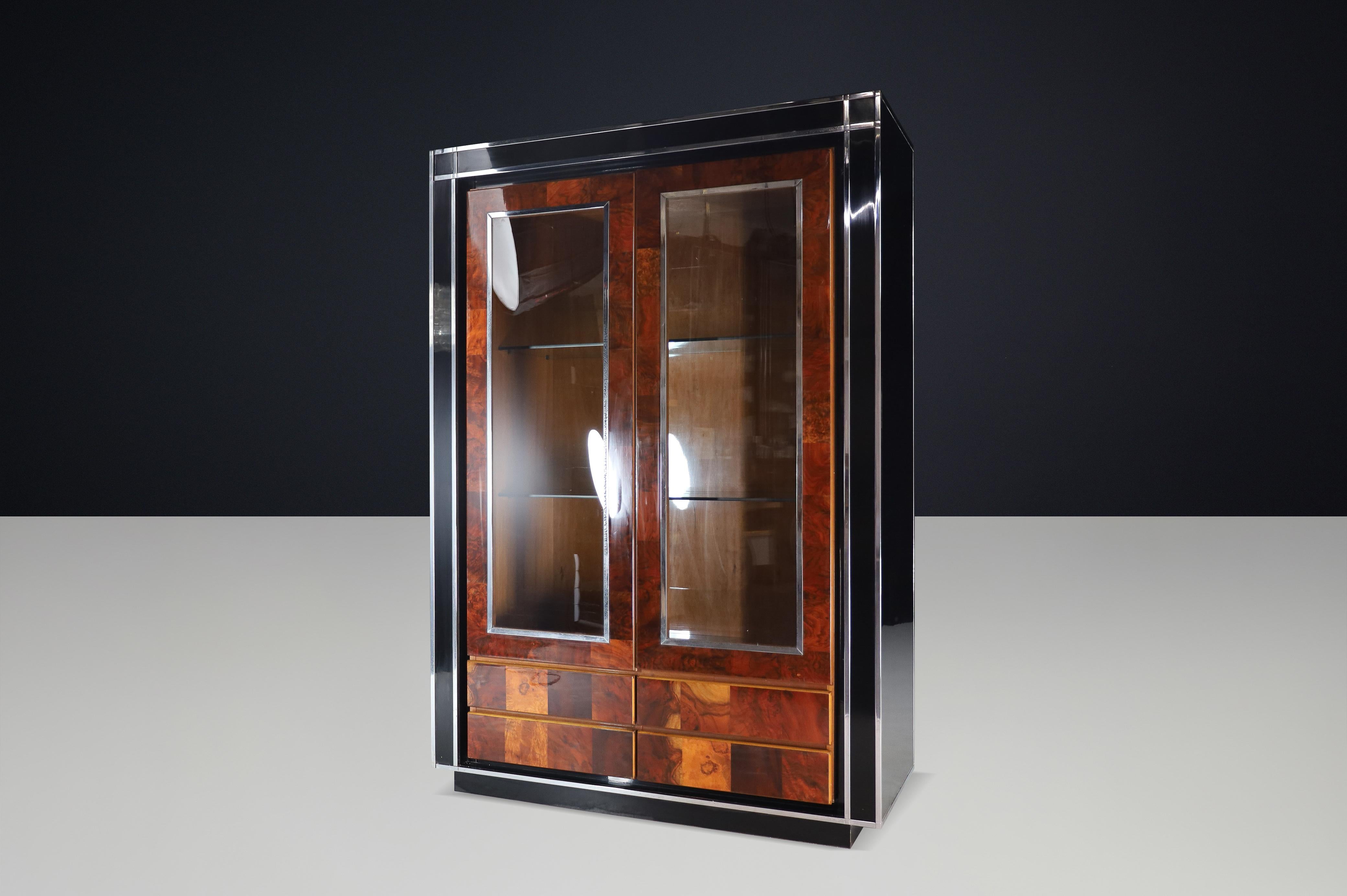 Willy Rizzo Vitrina con puertas de cristal de madera de secuoya y laca negra 1970 finales del siglo XX en venta