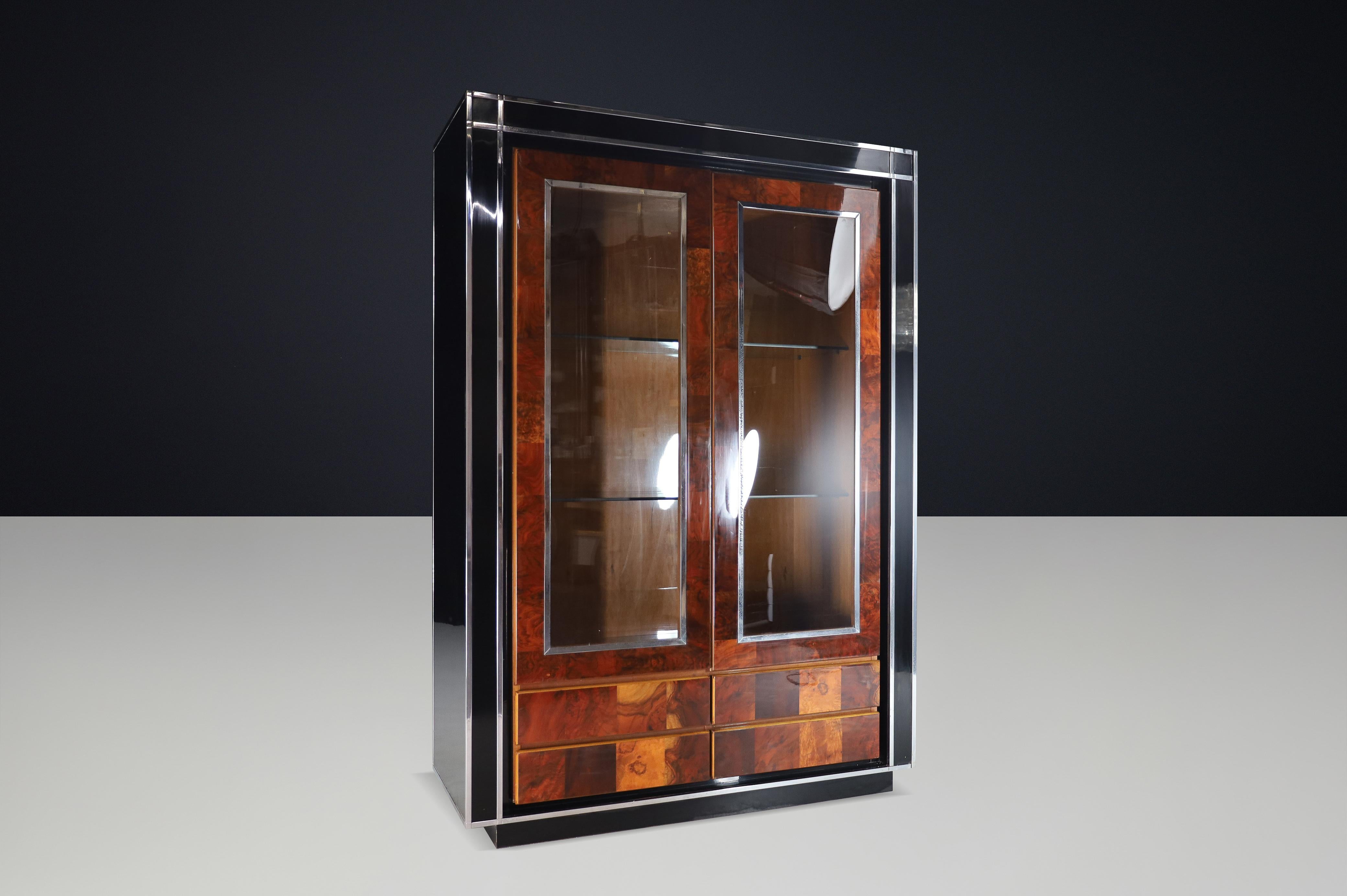 Willy Rizzo Vitrina con puertas de cristal de madera de secuoya y laca negra 1970 en venta 1