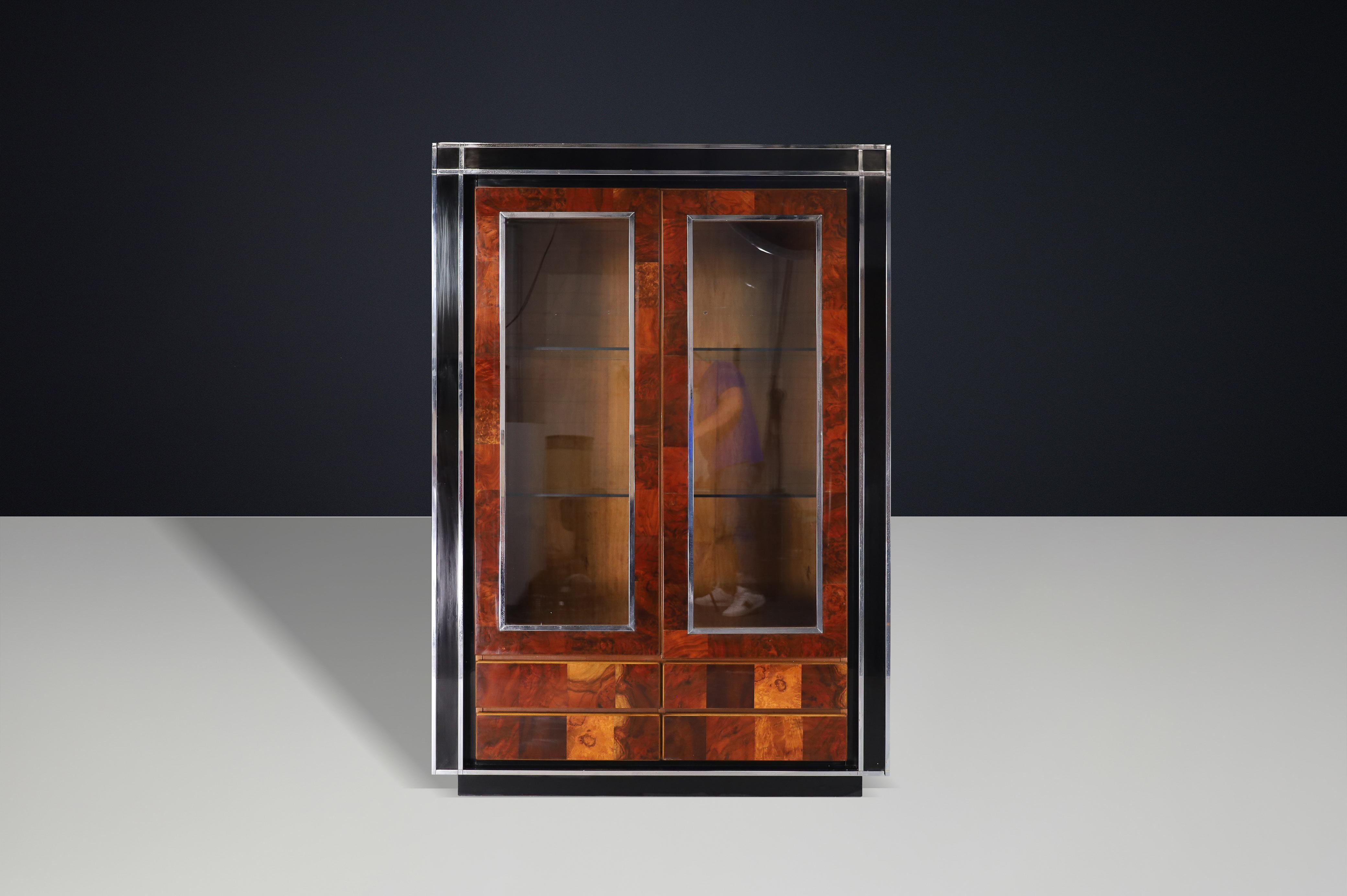Willy Rizzo Vitrina con puertas de cristal de madera de secuoya y laca negra 1970 en venta 2