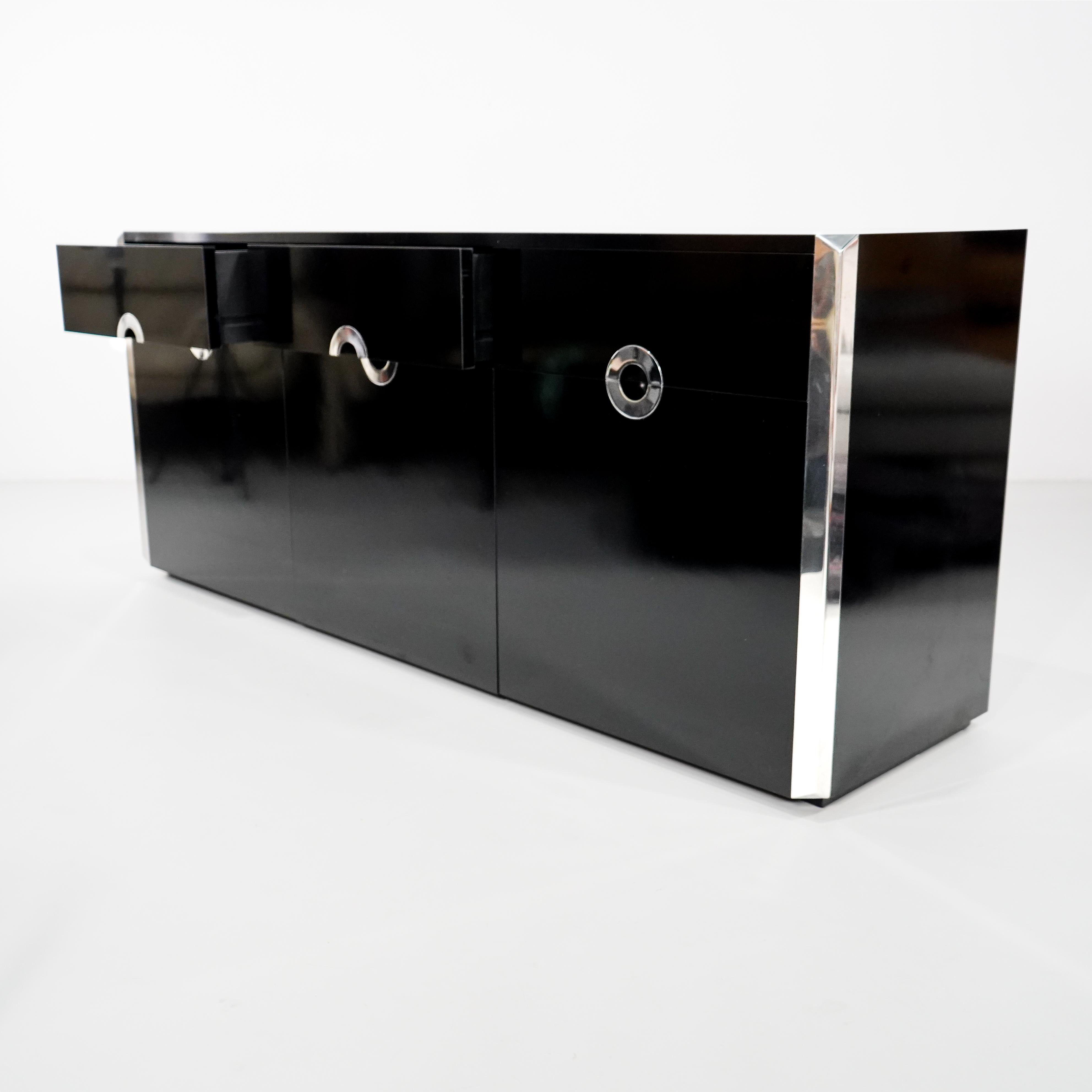 Willy Rizzo 'Buffet Alveo' en laque et métal pour Mario Sabot, Italie - 1970 en vente 1