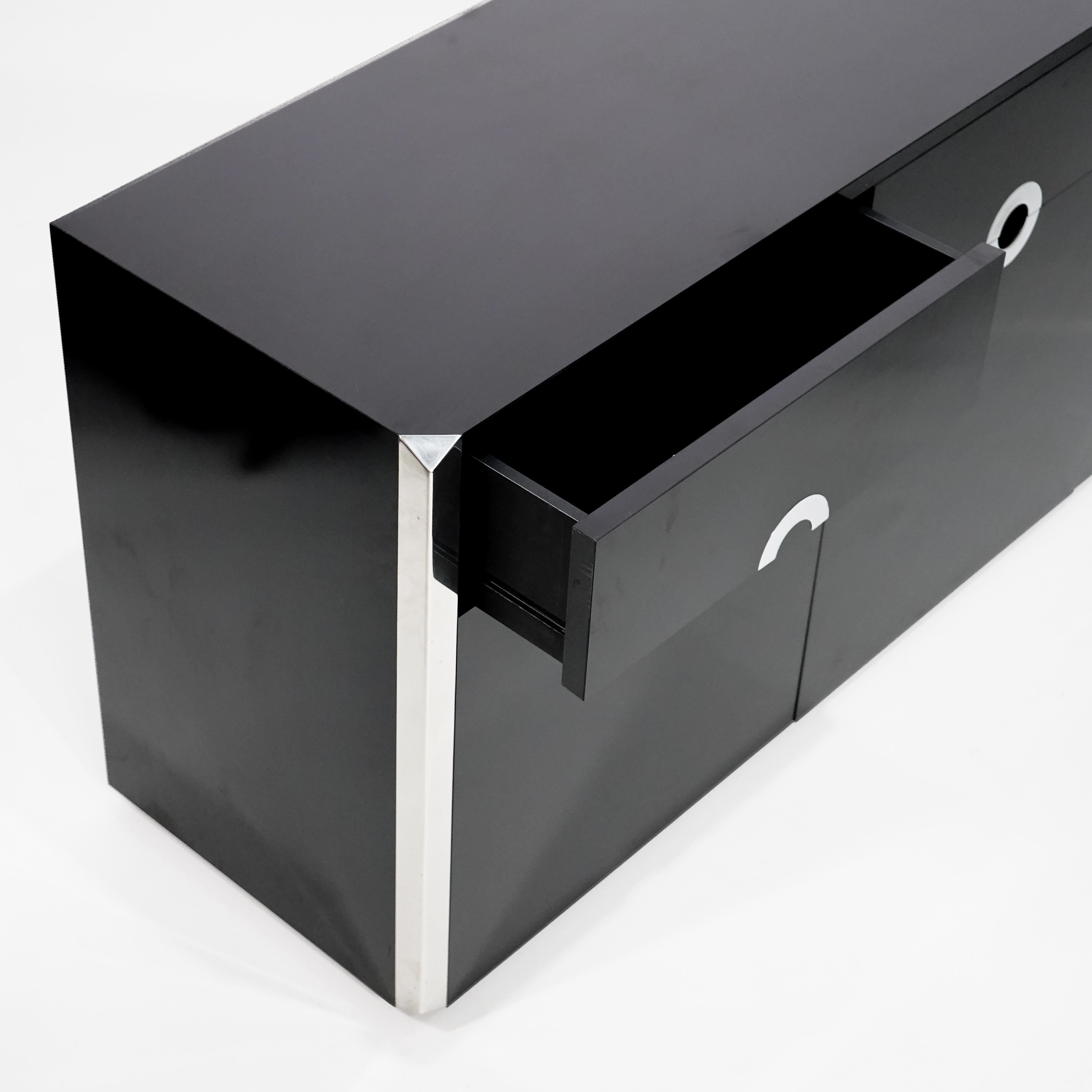 Willy Rizzo 'Buffet Alveo' en laque et métal pour Mario Sabot, Italie - 1970 en vente 2