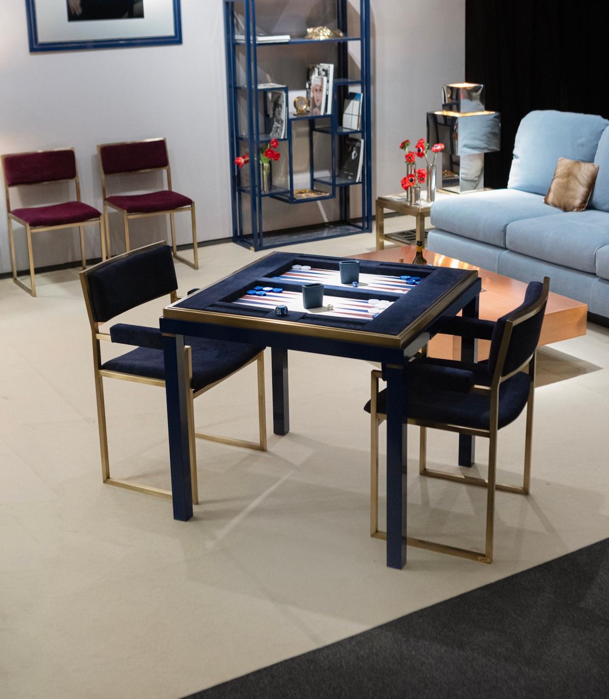 Original model, chair produced by Studio Willy Rizzo Paris, the Estate of the Artist.

SQ BR-CHAIRS x2
Square Chairs with arms, in brass patinated bronze, in navy blue Peccary skin.
Dimensions: 42 x 48 cm H 82 cm
The price for each chair is 2 200 €