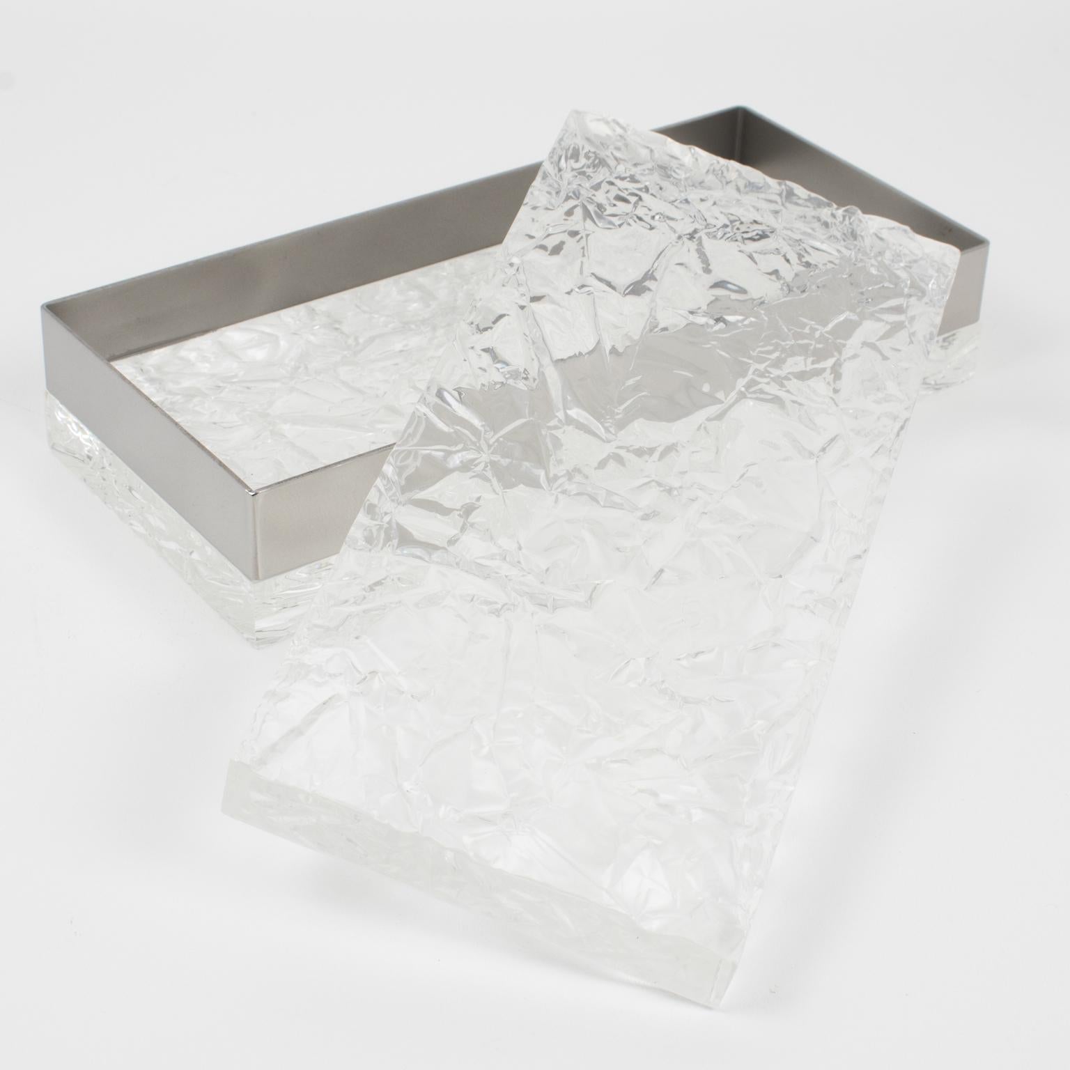 Boîte de style Willy Rizzo en chrome et lucite à effet de glace, circa 1970 Excellent état - En vente à Atlanta, GA