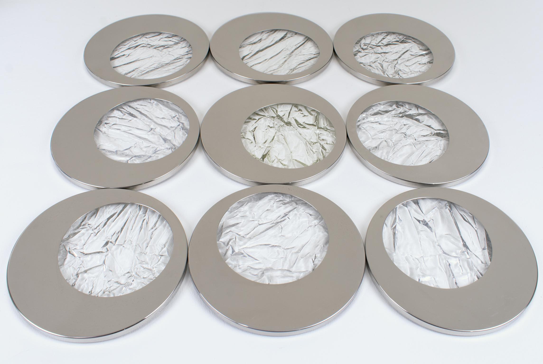 Mid-Century moderno Sottobicchieri in lucite e cromo in stile Willy Rizzo effetto ghiaccio, 9 pezzi in vendita
