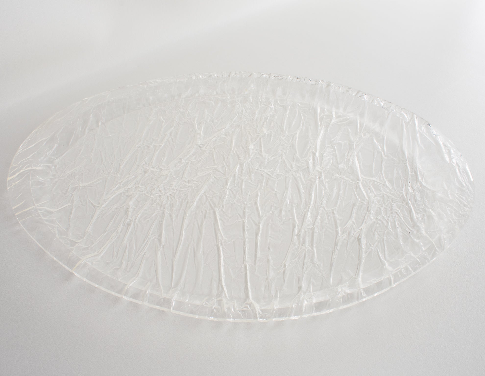 Mid-Century Modern Willy Rizzo Style Ice Effect Lucite Barware Oval Butler Tray For Sale