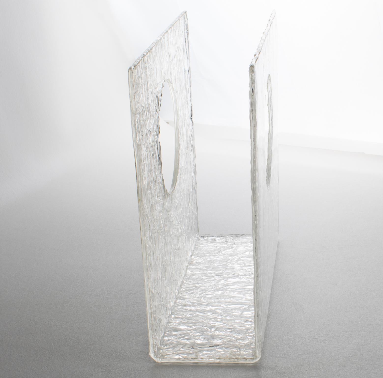 Revistero de Lucite Efecto Hielo Estilo Willy Rizzo, circa 1970 en Excelente estado para la venta en Atlanta, GA