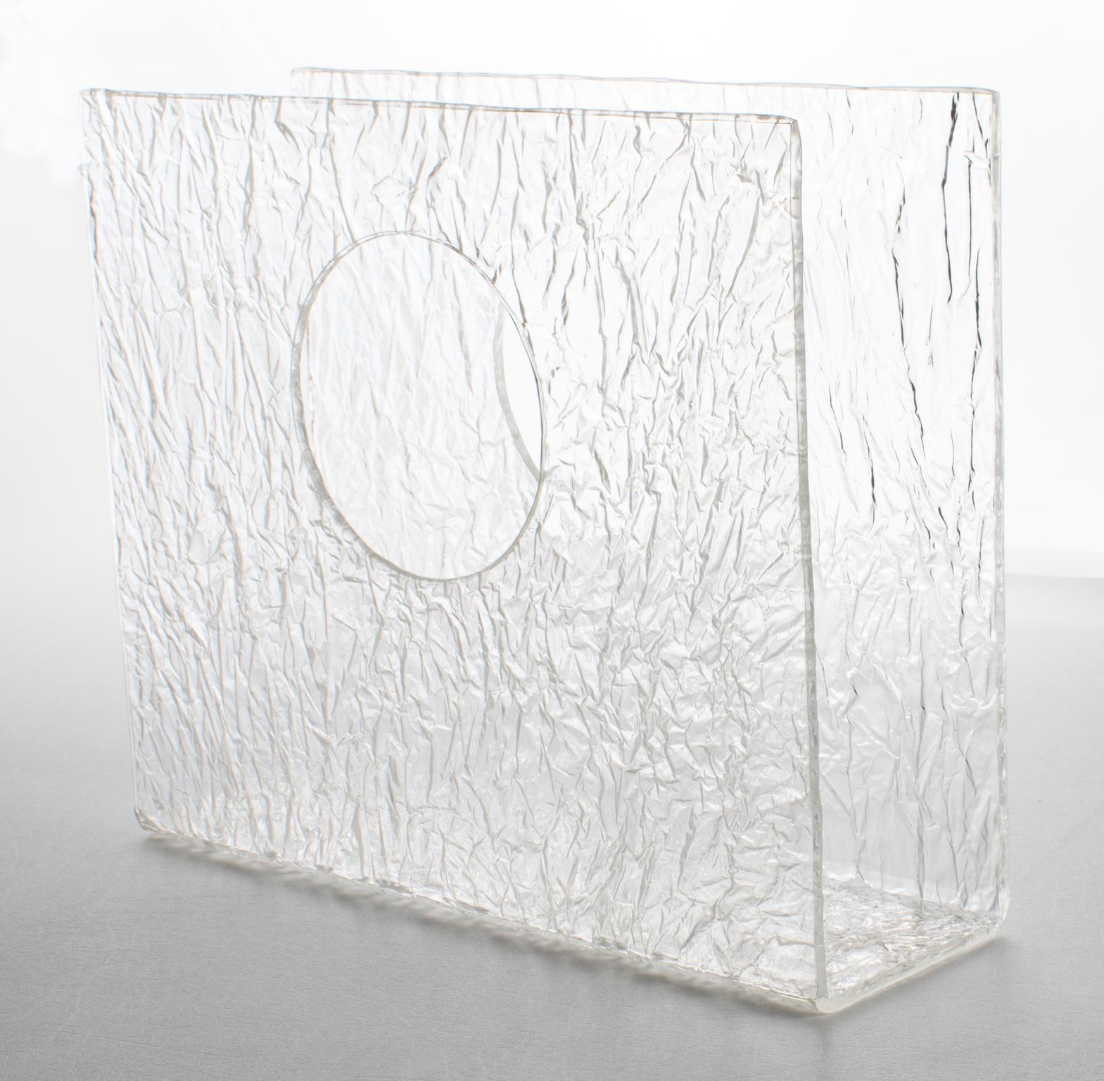 Revistero de Lucite Efecto Hielo Estilo Willy Rizzo, circa 1970 Acrílico en venta
