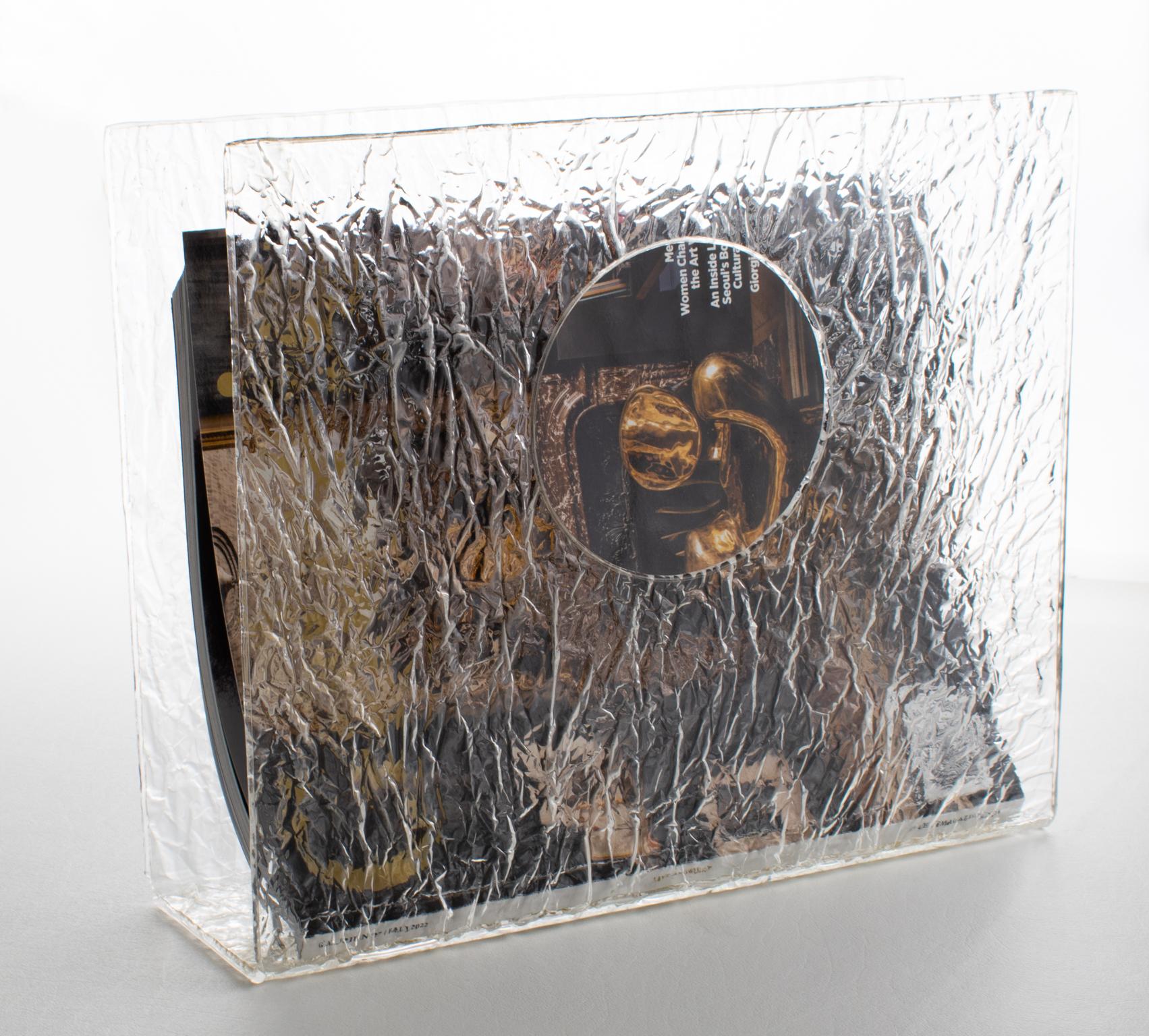 Revistero de Lucite Efecto Hielo Estilo Willy Rizzo, circa 1970 en venta 2