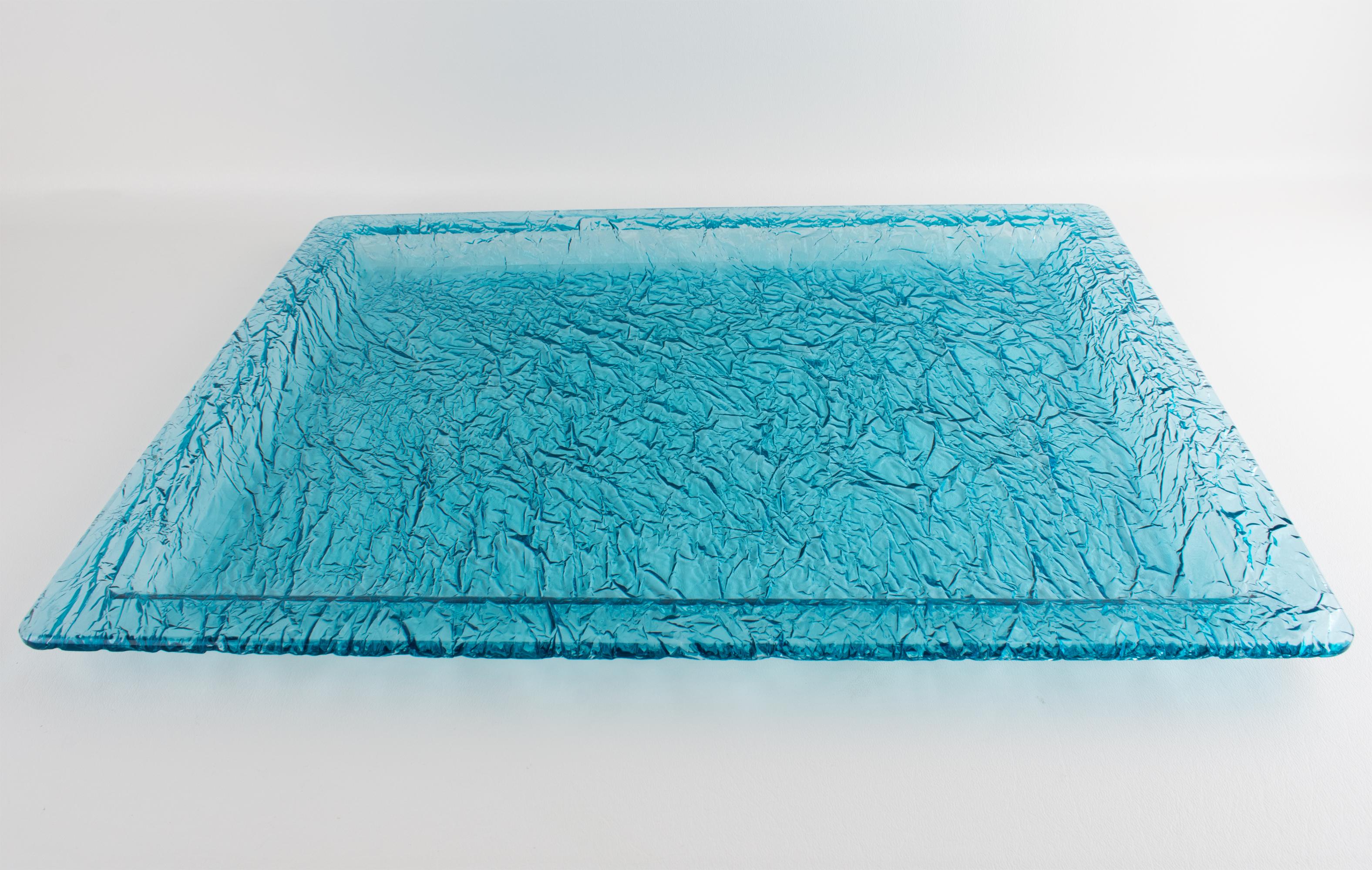 Boost your entertaining experience with this exquisite modernist barware serving tray, attributed to the iconic design of Willy Rizzo. Expertly crafted in Italy circa 1970, this rare piece embodies sophistication and timeless style. Its sleek