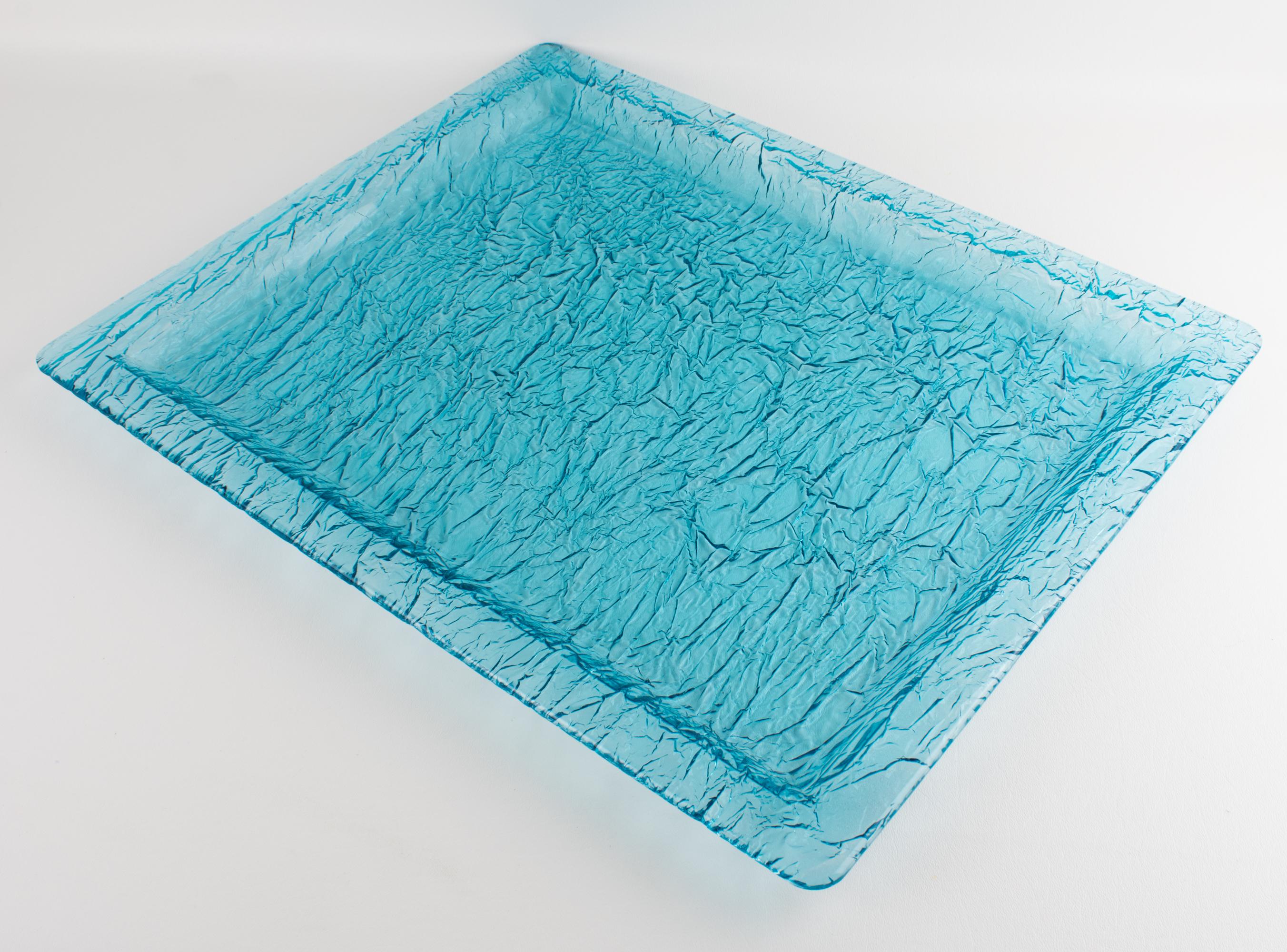Willy Rizzo Style Ice Effect Turquoise Lucite Barware Serving Tray In Excellent Condition For Sale In Atlanta, GA