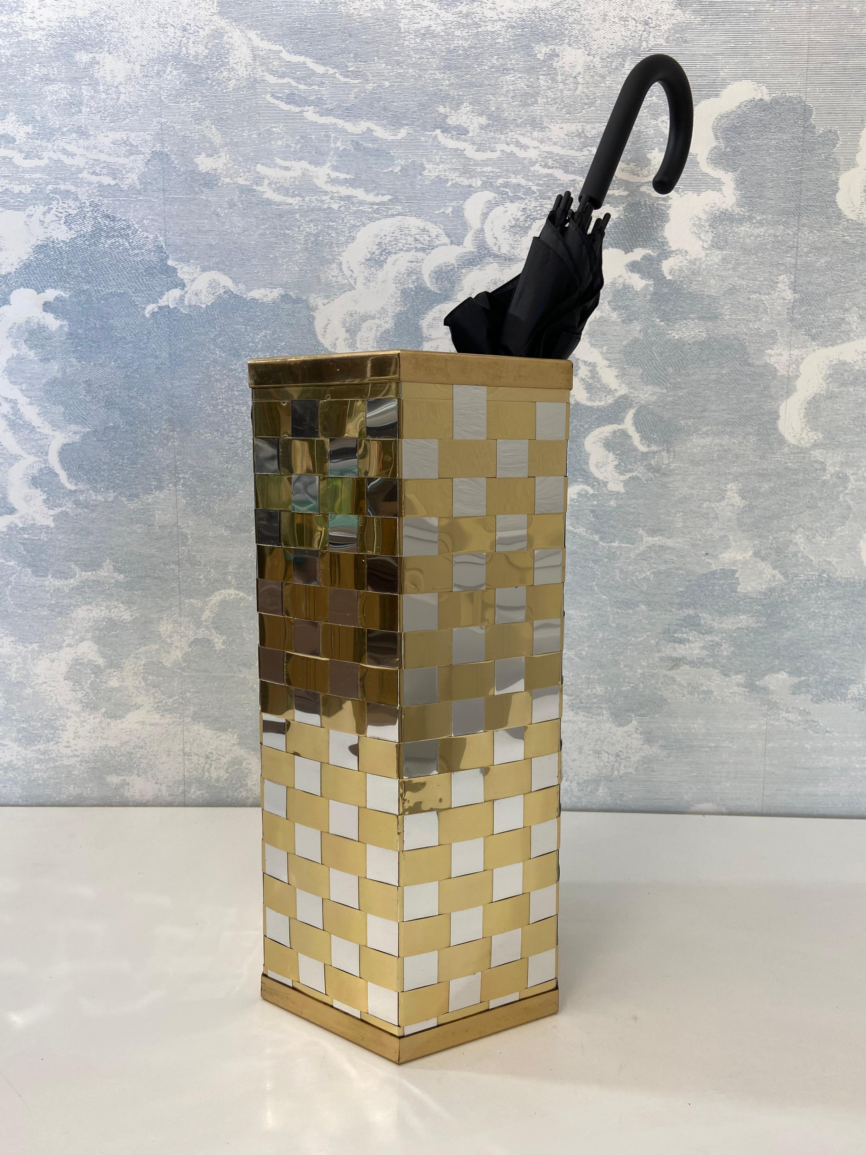 Willy Rizzo Stil Italienisch Mid Century Hexagonal Bicolor Umbrella Stand 70s (Ende des 20. Jahrhunderts) im Angebot