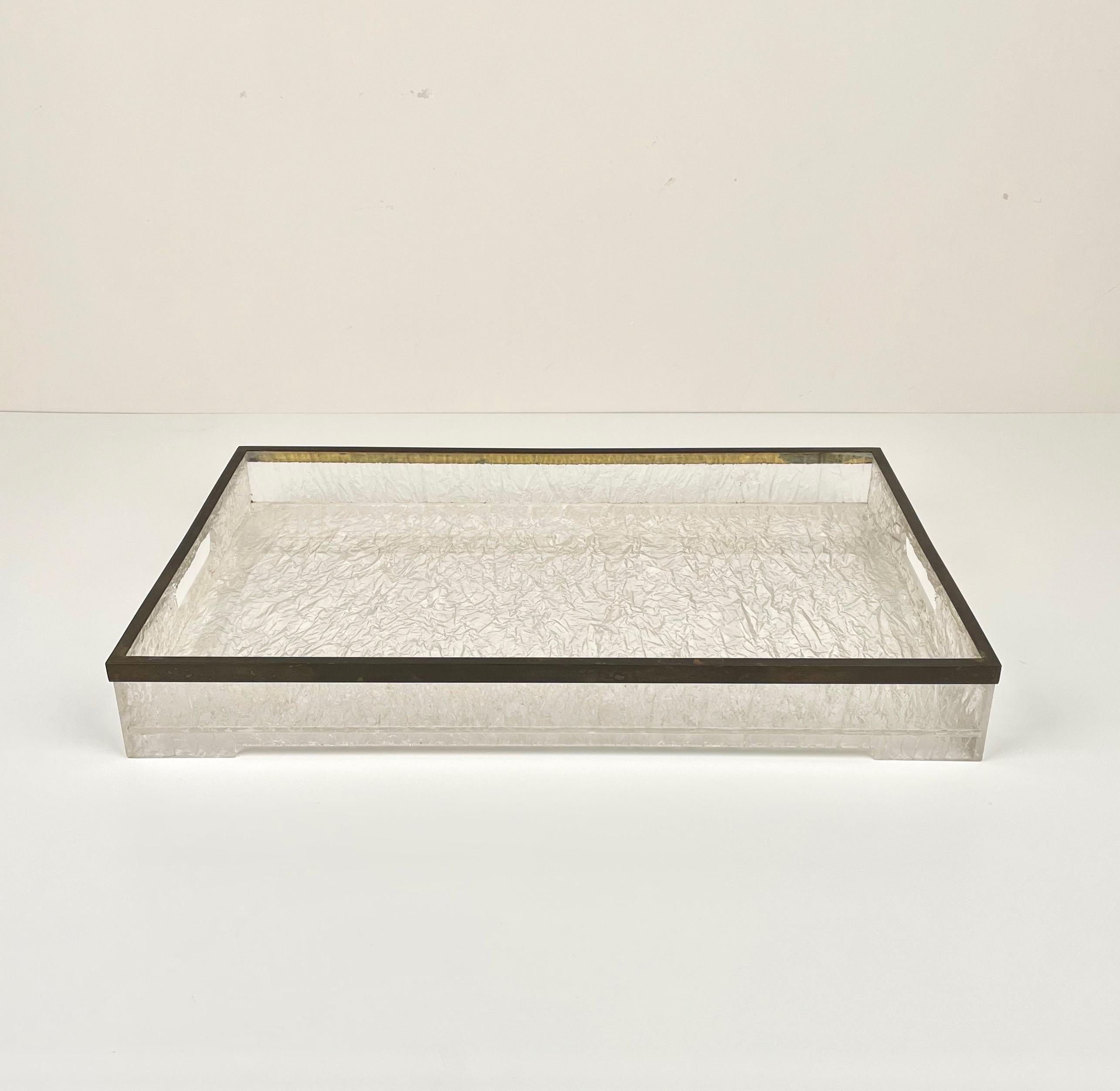 Willy Rizzo Style Serving Tray in Ice Effect Lucite and Brass, Italy, 1970s For Sale 4