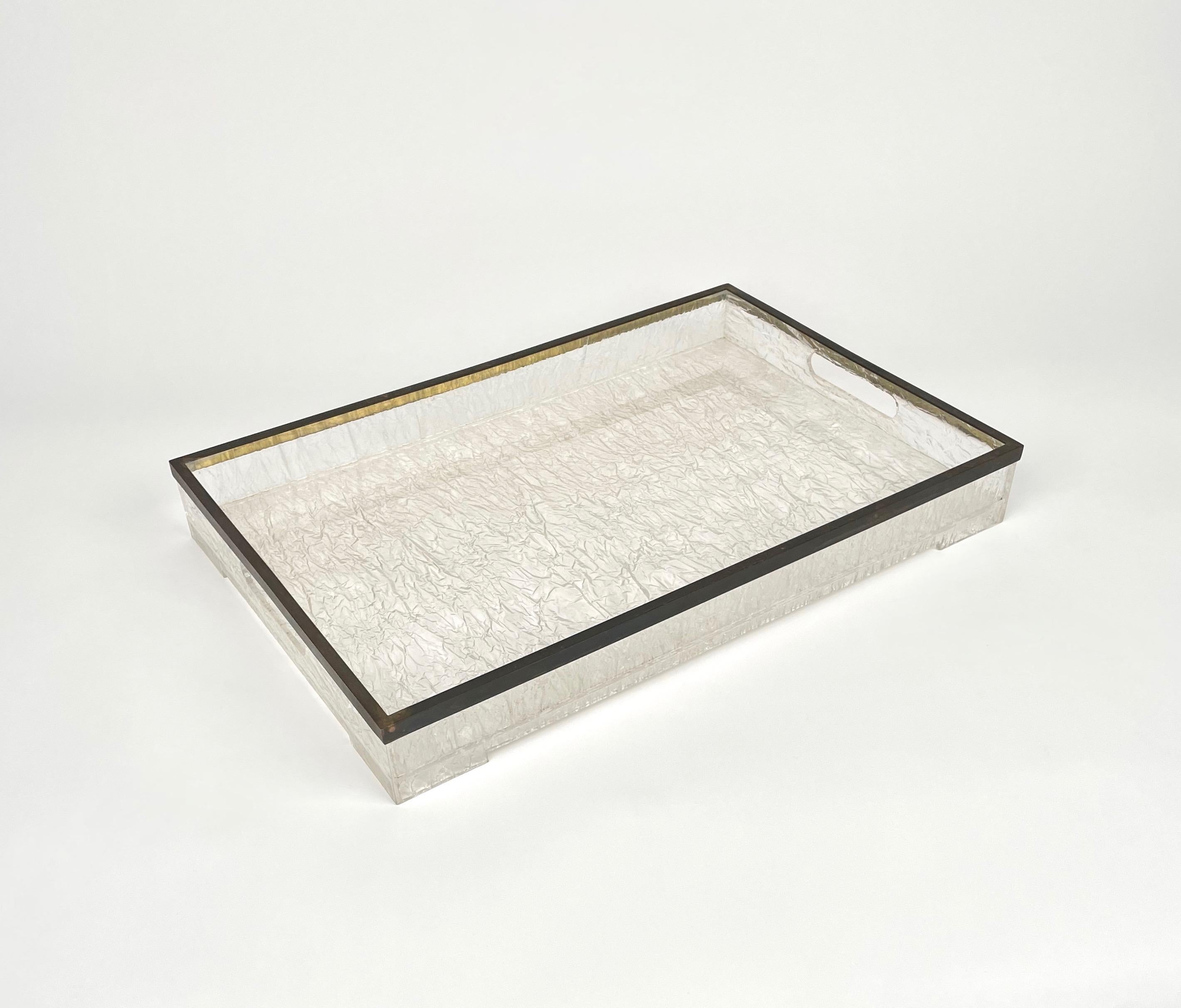 Mid-Century Modern Willy Rizzo Style Serving Tray in Ice Effect Lucite and Brass, Italy, 1970s For Sale