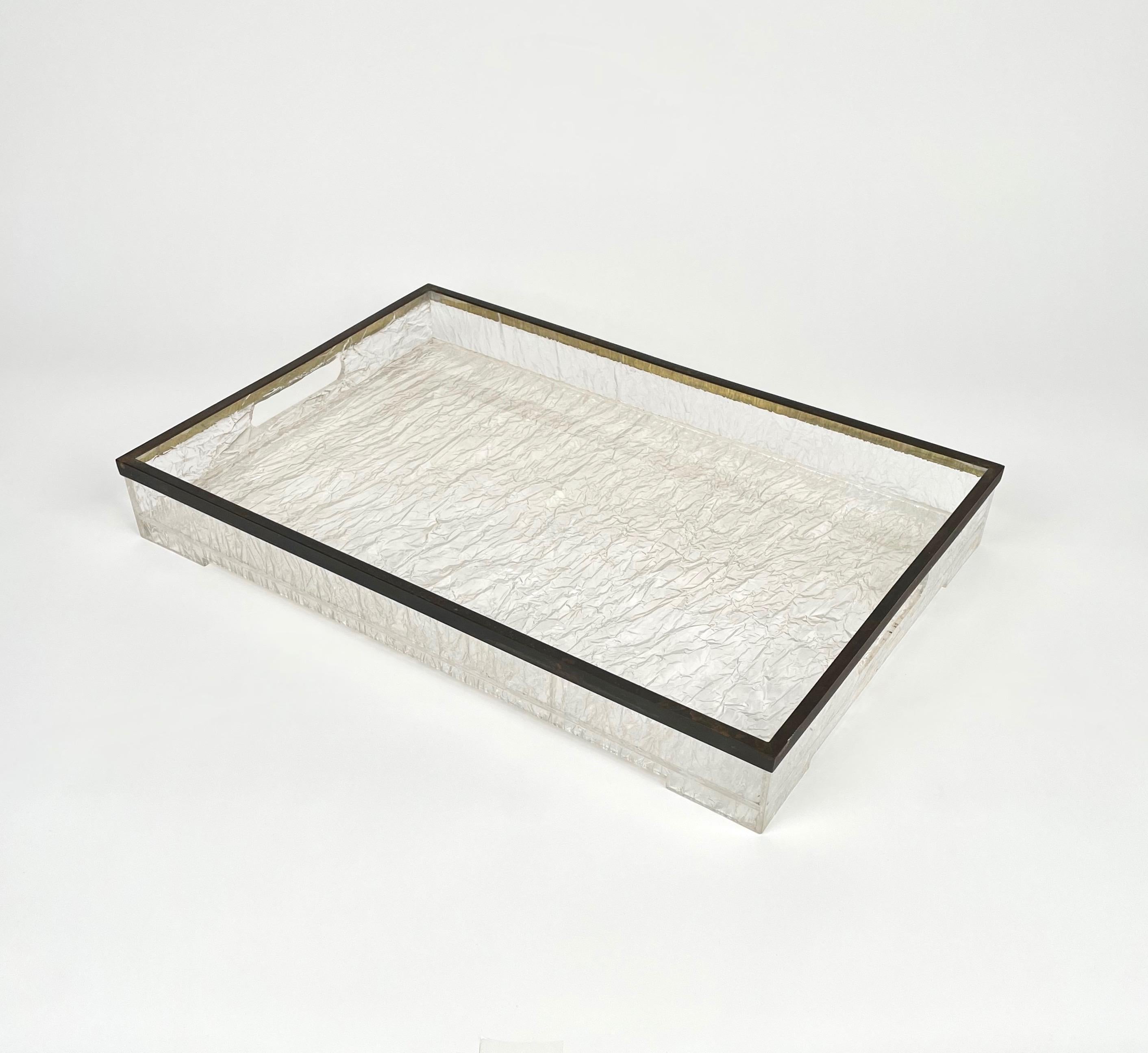 Late 20th Century Willy Rizzo Style Serving Tray in Ice Effect Lucite and Brass, Italy, 1970s For Sale