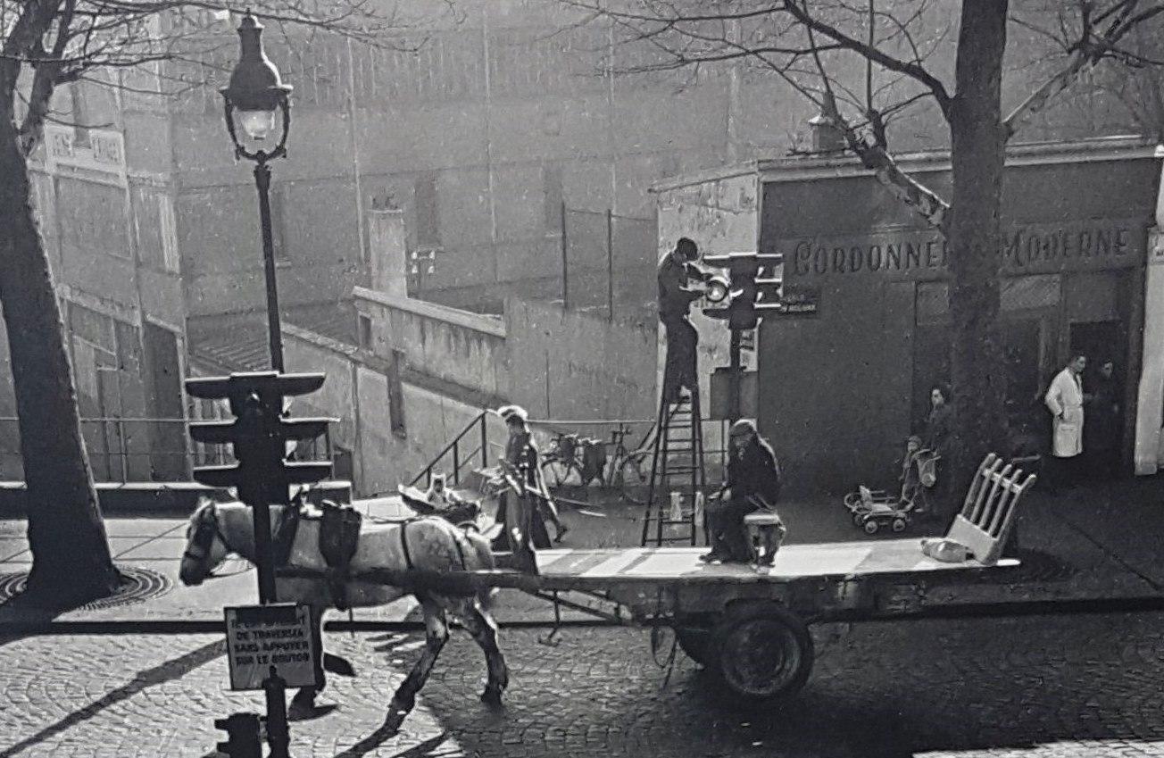 Avenue Simon Bolivar - Willy Ronis, 20. Jahrhundert, Französische Humanistische Fotografie im Angebot 3