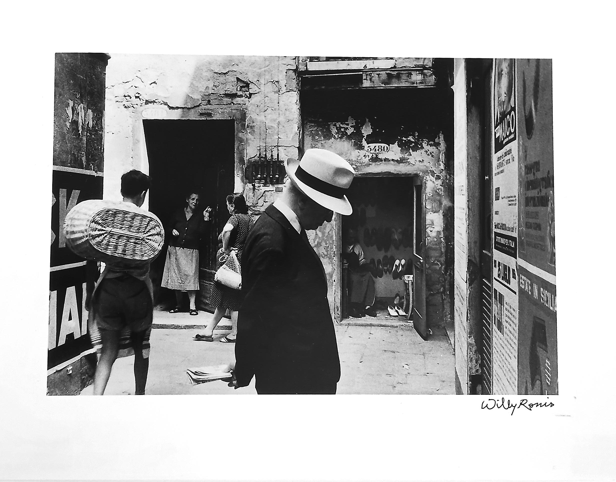 Calle Bissa, French Black and White Photography of Venice