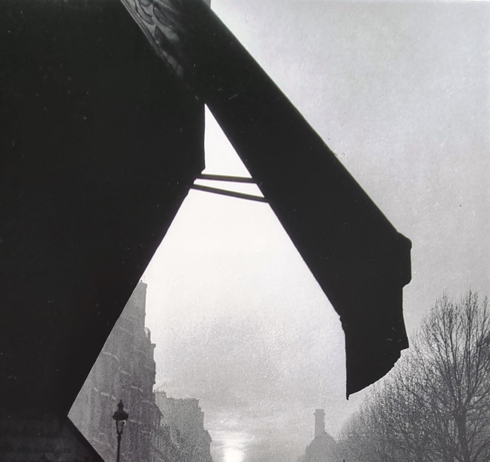 Carrefour Sèvres-Babylone Willy Ronis Twentieth Century Humanist photography art For Sale 1