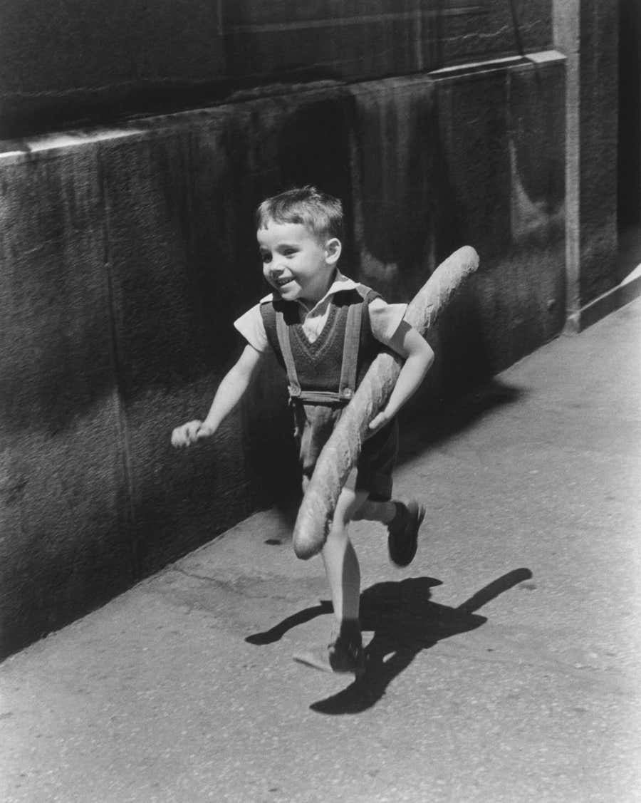 Le Petit Parisian, Paris, 1952