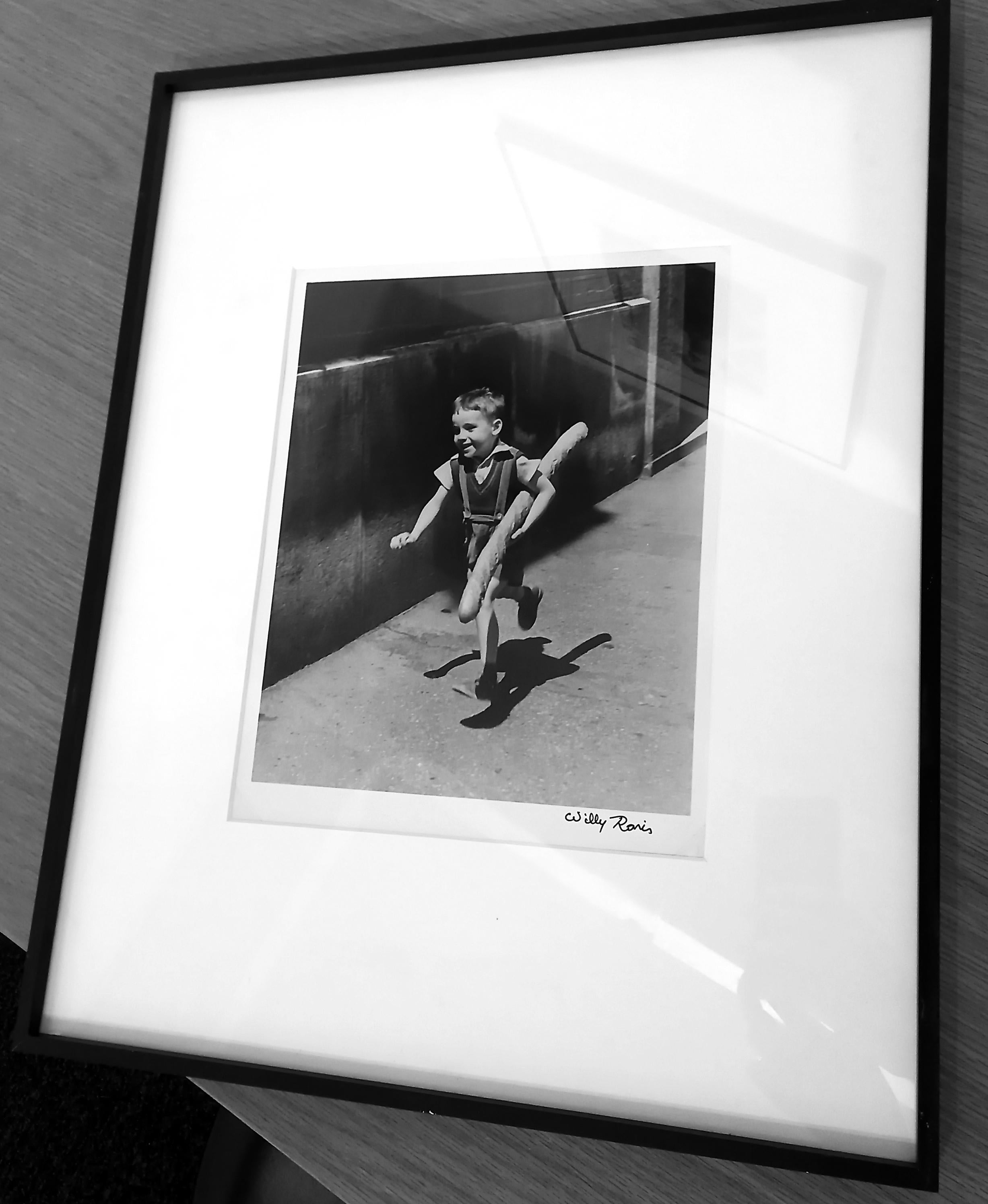 Le Petit Parisien, Paris, France, Photographie française contemporaine iconique en vente 3