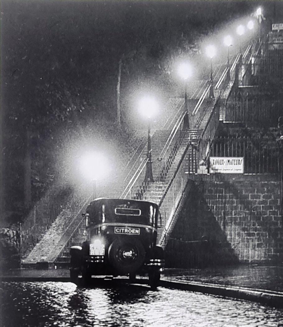 Rue Muller Willy Ronis Twentieth Century Humanistische Fotografie Paris schwarz weiß im Angebot 2