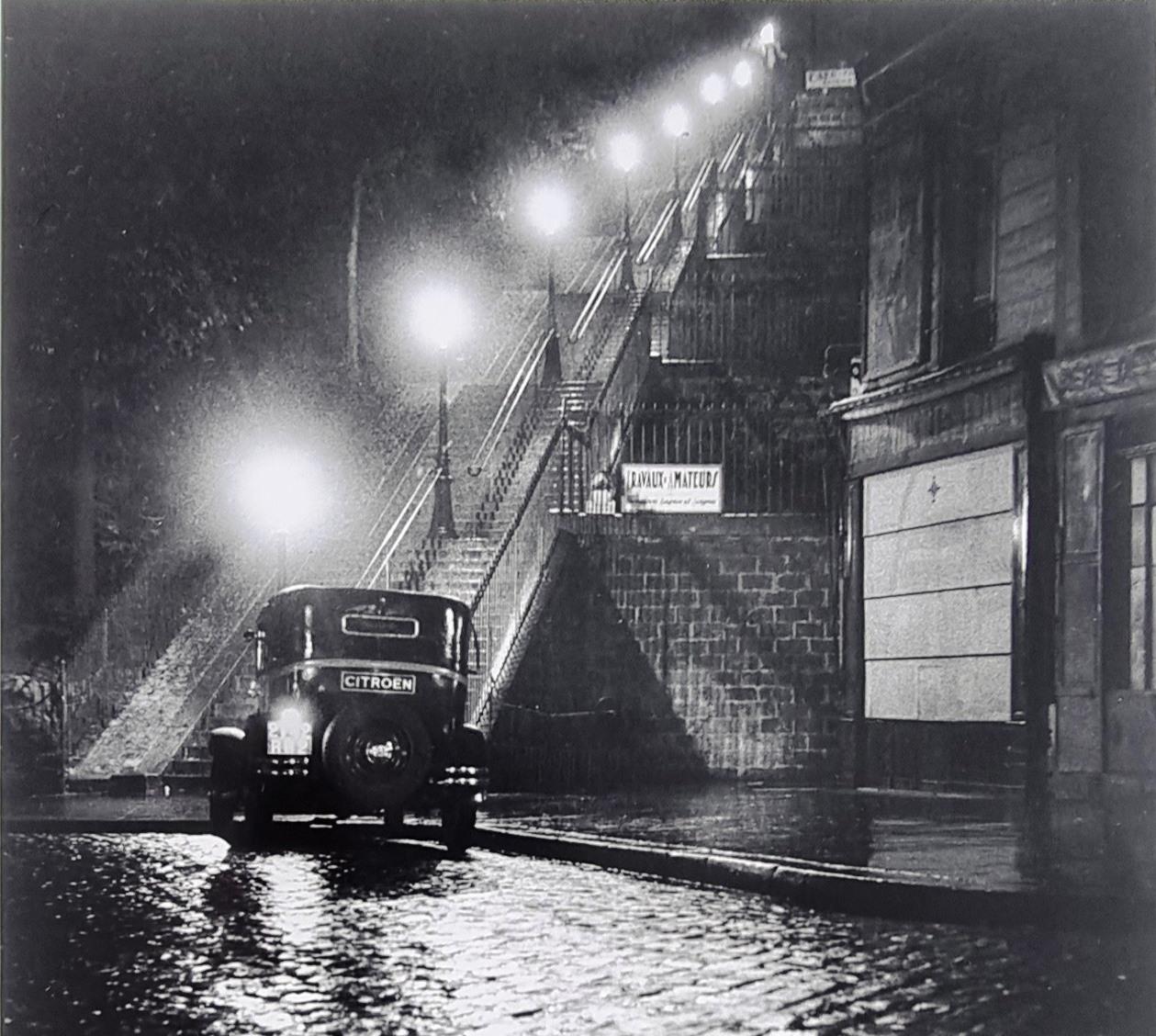 Rue Muller Willy Ronis Twentieth Century Humanistische Fotografie Paris schwarz weiß im Angebot 3