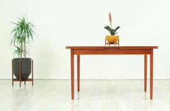 Willy Sigh Draw-Leaf Dining Table for H. Sigh & Søn Møbelfabrik
