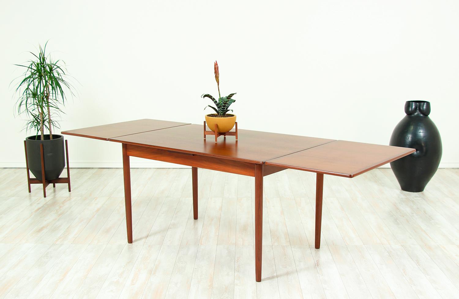 Wood Willy Sigh Draw-Leaf Dining Table for H. Sigh & Søn Møbelfabrik