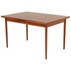 Willy Sigh Draw-Leaf Dining Table for H. Sigh & Søn Møbelfabrik