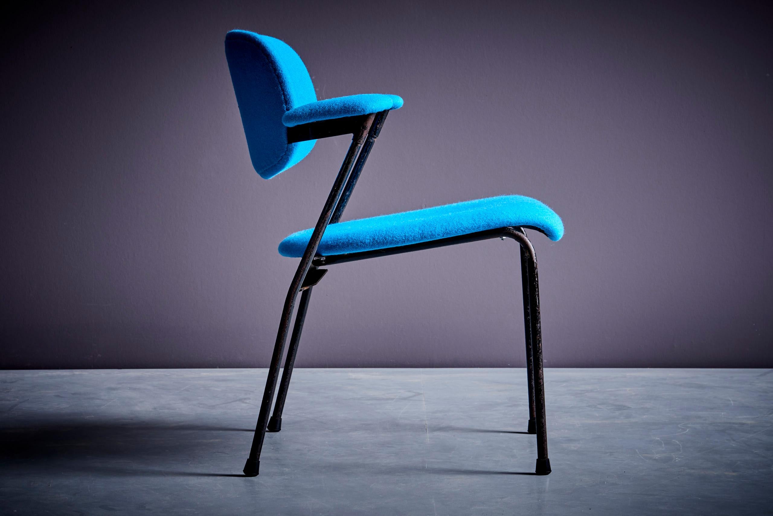 Belgian Willy van der Meeren for Tubax Pair of Lounge Chairs in blue For Sale