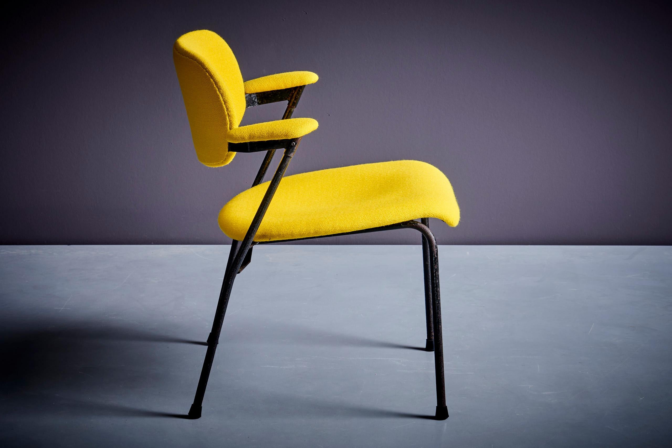 Mid-Century Modern Paire de chaises longues jaune Willy van der Meeren pour Tubax en vente