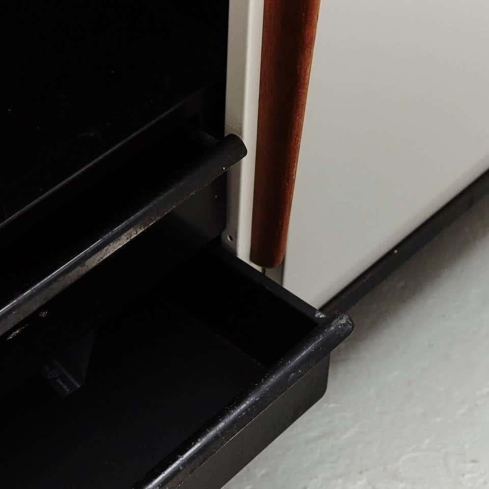 Willy Van Der Meeren Grande armoire industrielle blanche et grise, vers 1950 en vente 2