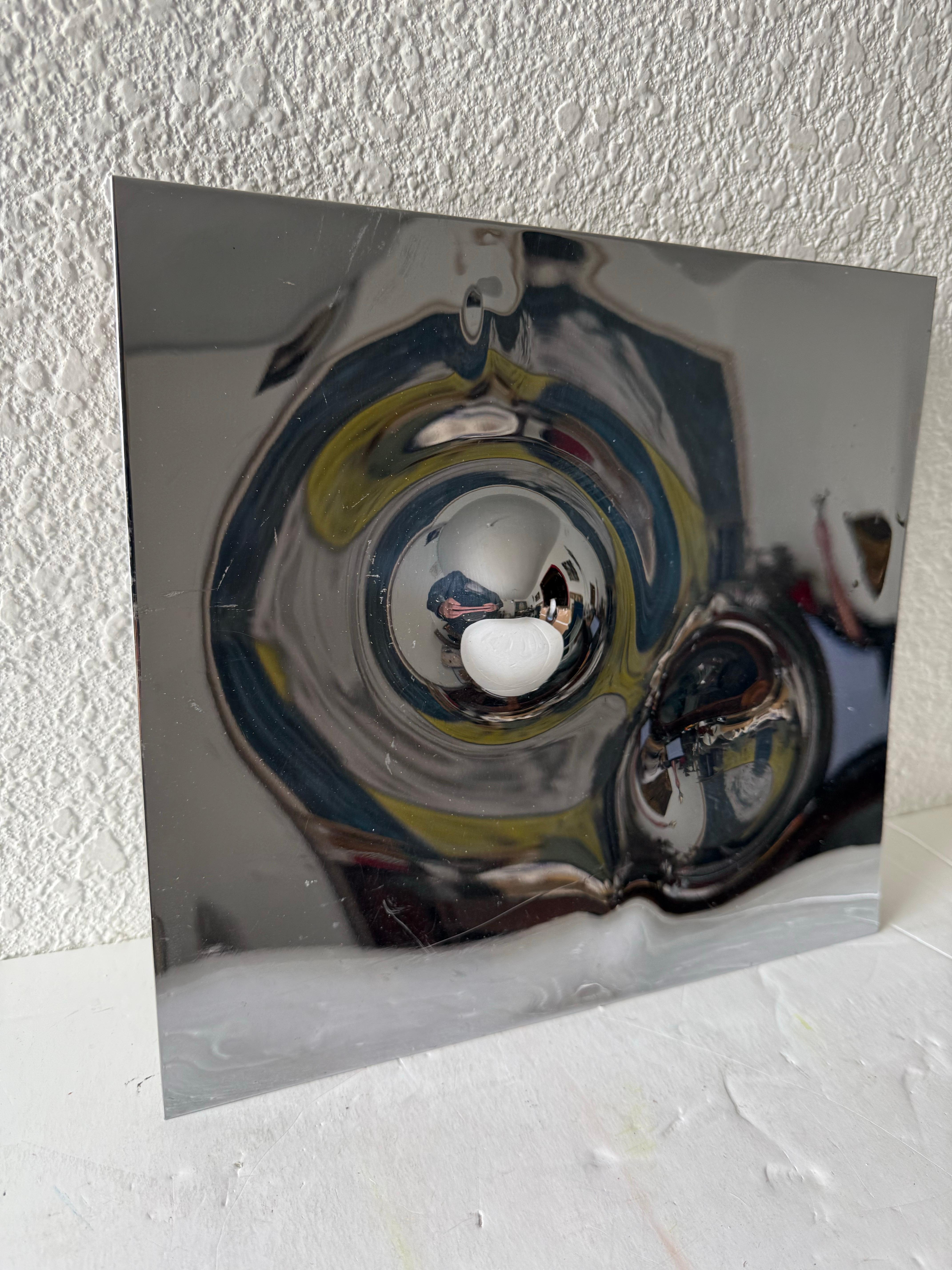 Swiss Op Art Specchio di metallo lucidato in acciaio inossidabile Scultura in rilievo Will Weber - Sculpture di Willy Weber