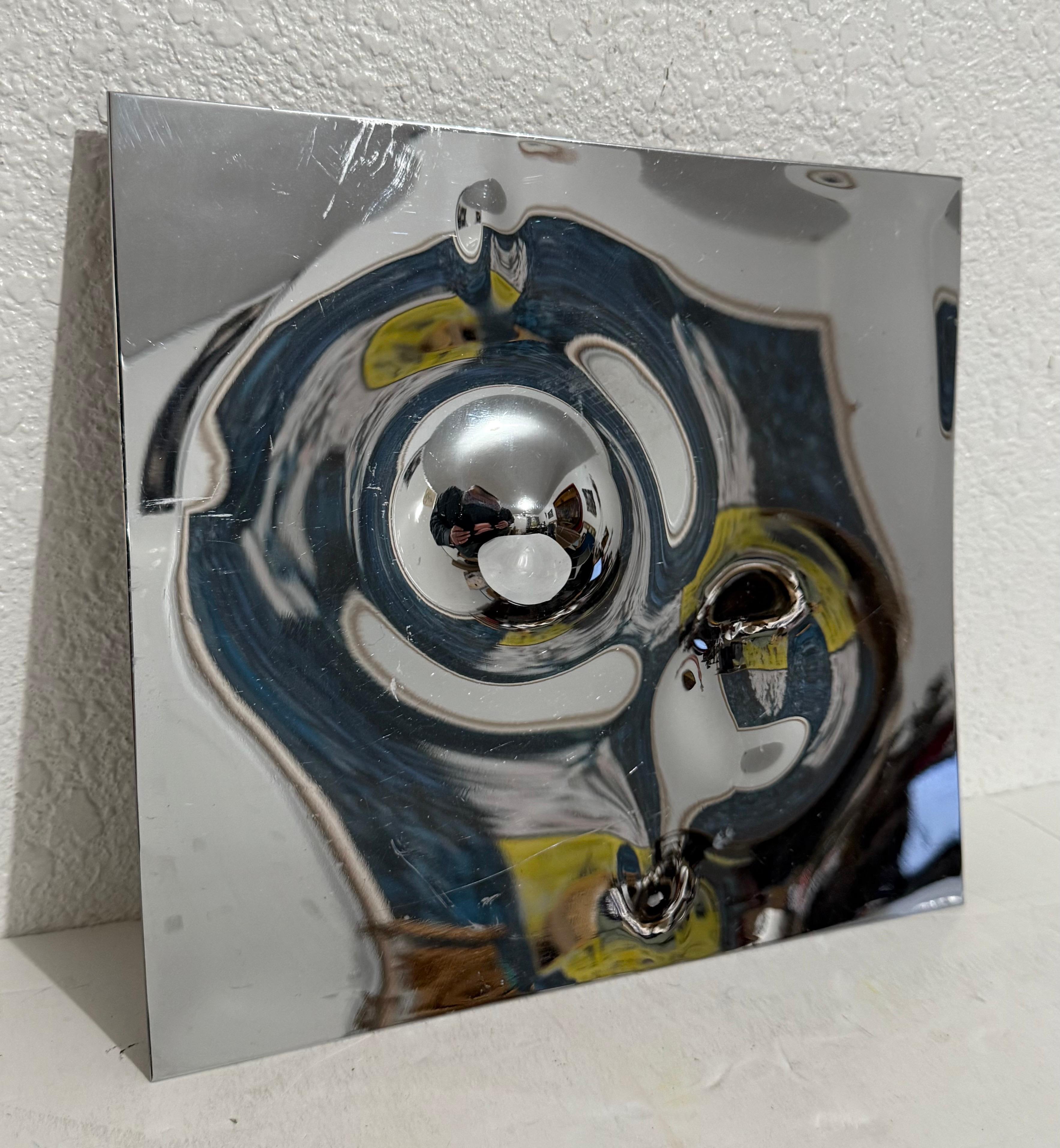 Swiss Op Art Specchio di metallo lucidato in acciaio inossidabile Scultura in rilievo Will Weber - Abstract Sculpture Grigio di Willy Weber