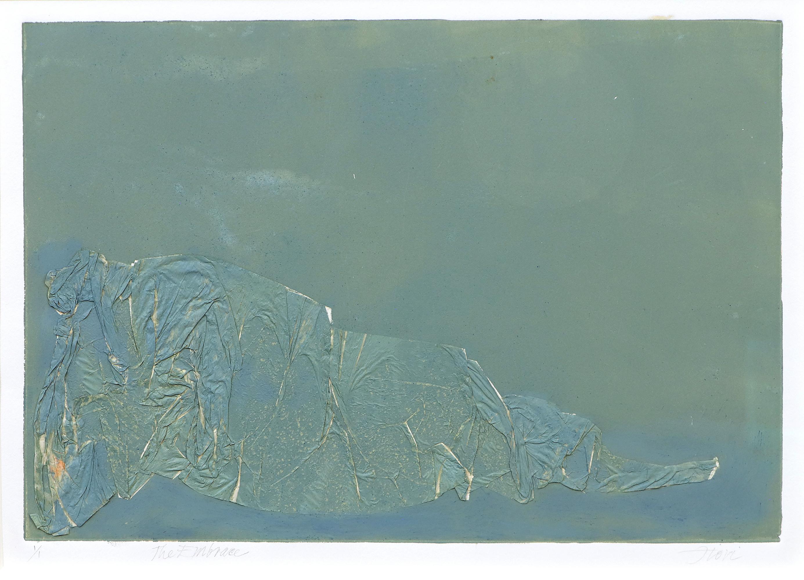 Dieses fesselnde abstrakte Gemälde in Mischtechnik mit dem Titel "The Embrace" (Die Umarmung) ist ein gefühlsbetontes Werk der renommierten Denver Modernist Künstlerin Wilma Fiori (1929-2019). Dieses mit Collage und Tinte auf Papier geschaffene
