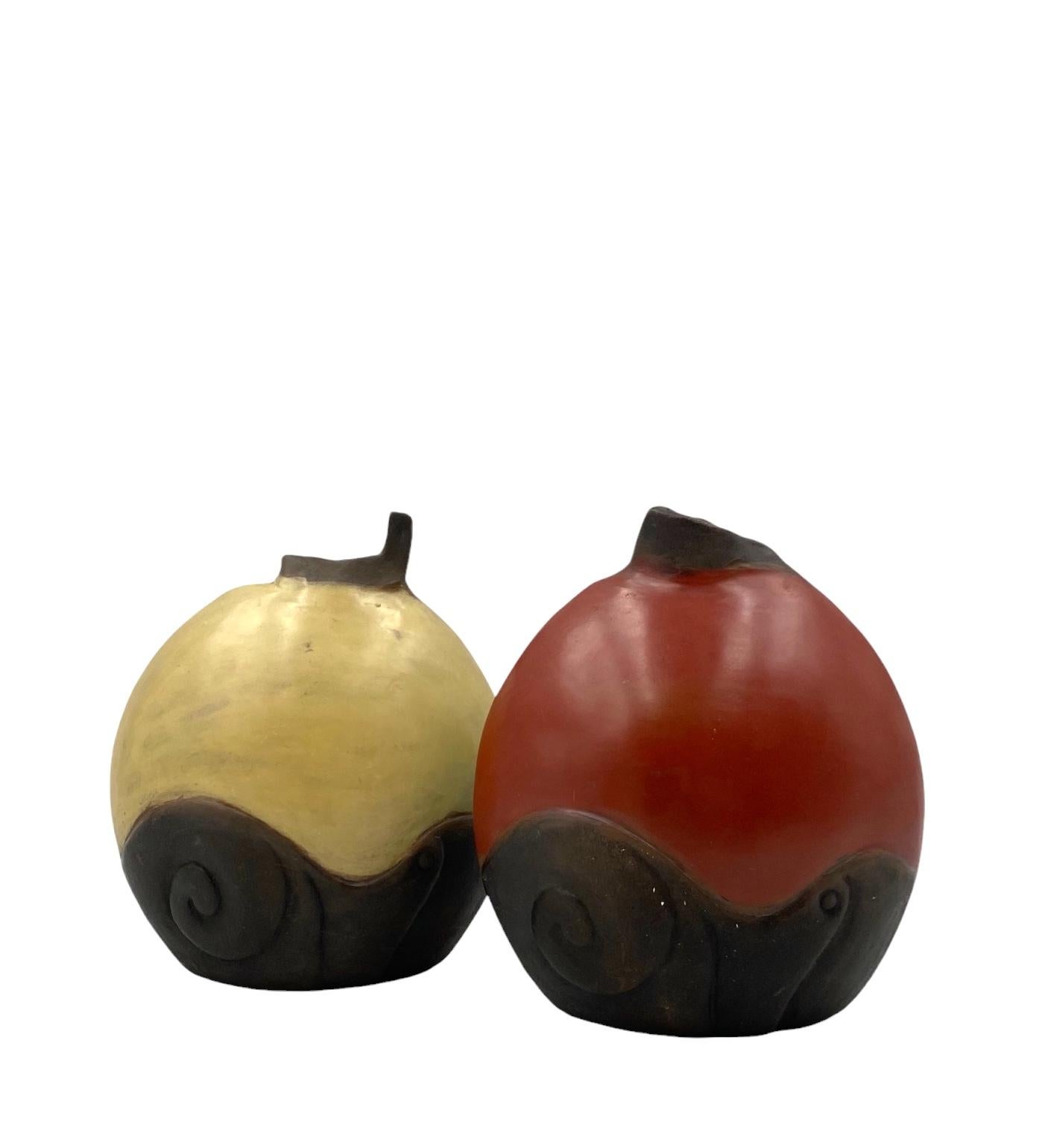 Wilmer W Ramirez, Set of 2 earthenware vase, South america 1990s in vendita 4