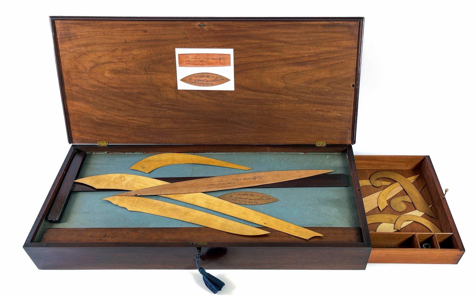 Wilson Chilton’s mahogany Naval Architects/draughtsman box of curves/templates In Good Condition For Sale In Lymington, Hampshire