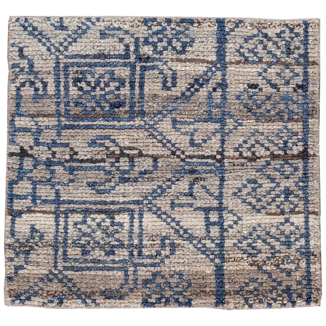 Wilton Collection Handwoven Wool Customized Modern Rug For Sale