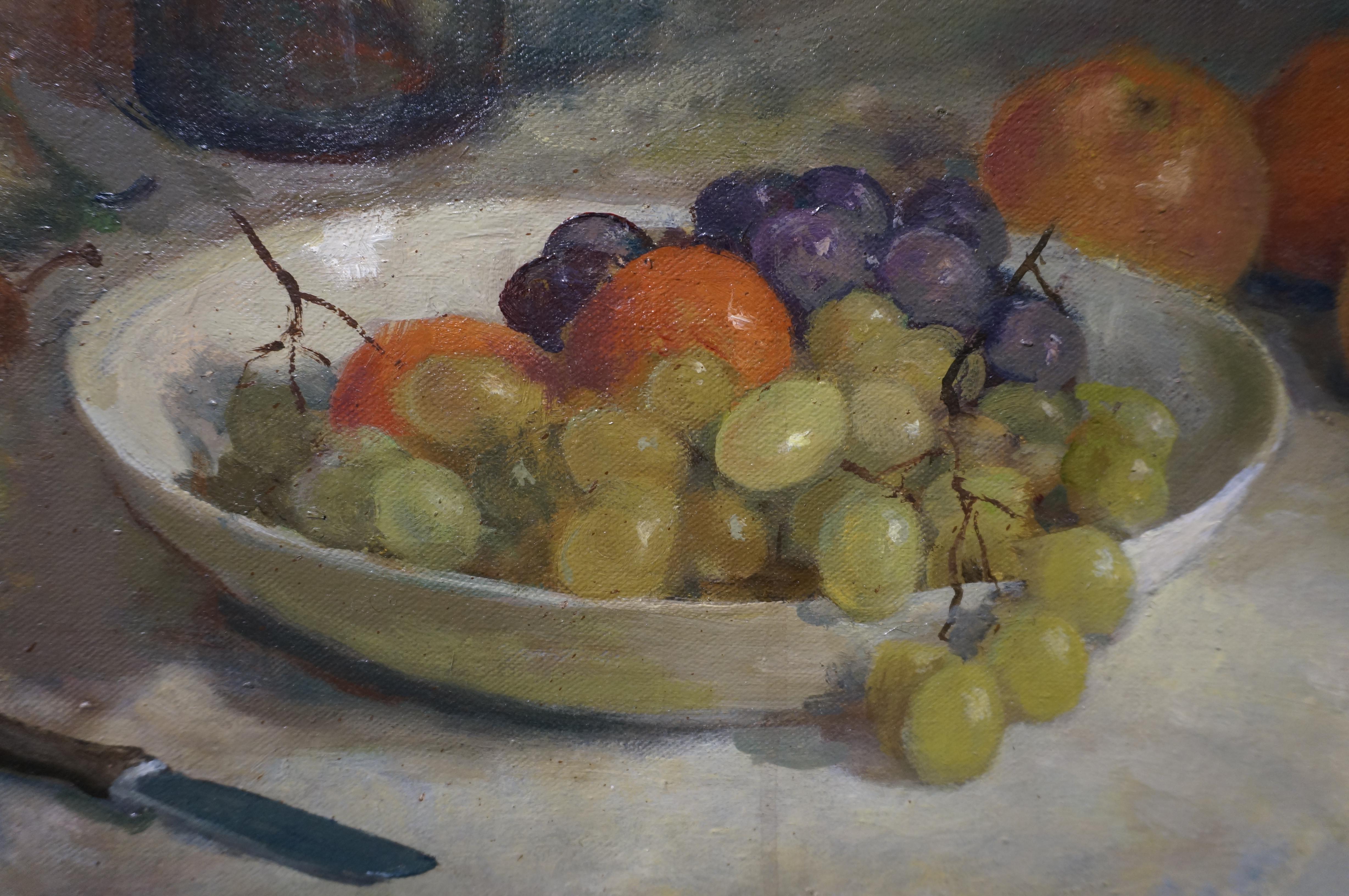 Wim Borkent (1905-1981)
Stillife with grapes
Signed lower left W. Borkent 
Oil on canvas 
Dimensions (without frame): 35 x 38.5 cm.