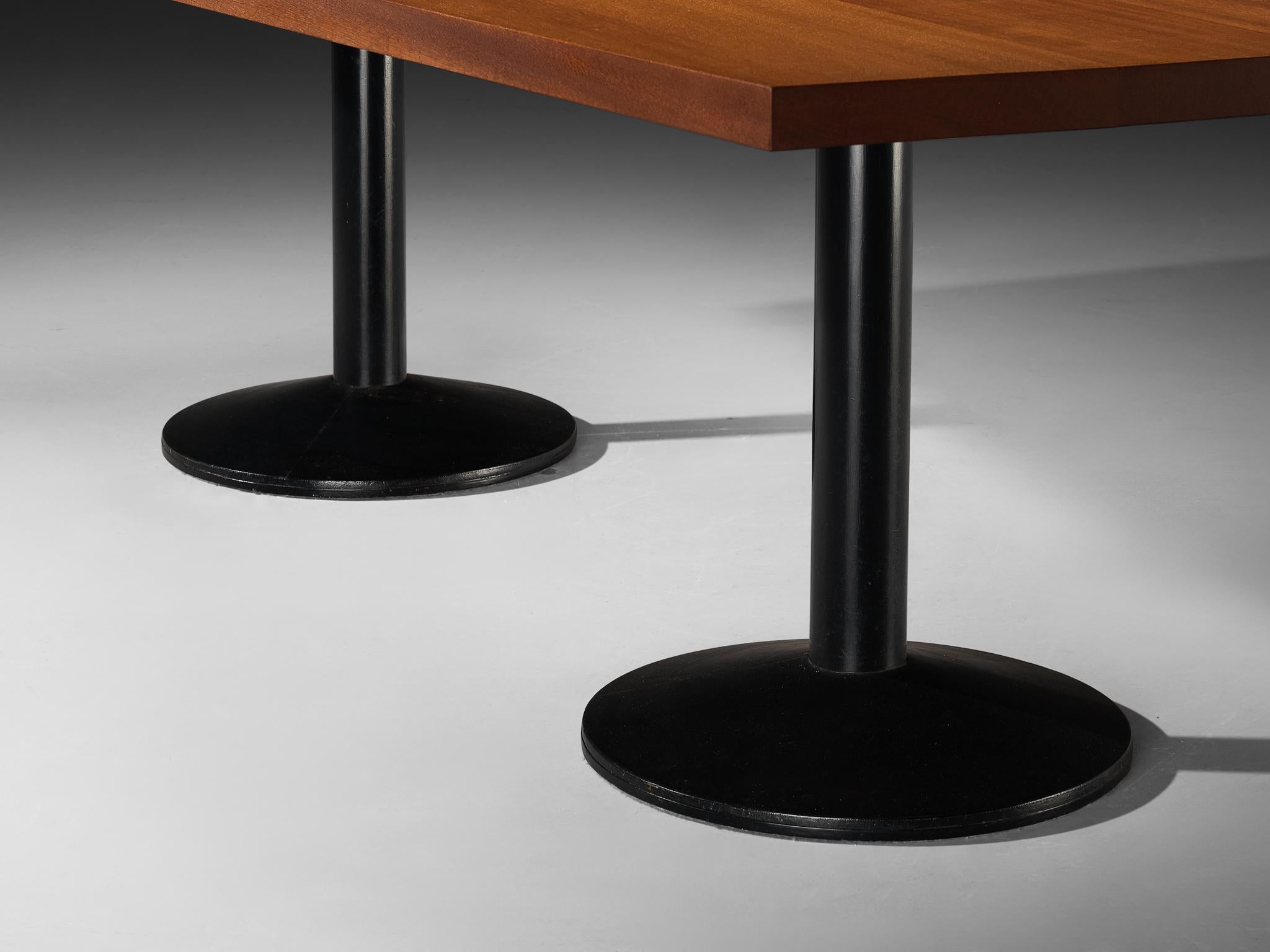 Néerlandais Table de salle à manger Wim den Boon en acajou massif et métal en vente