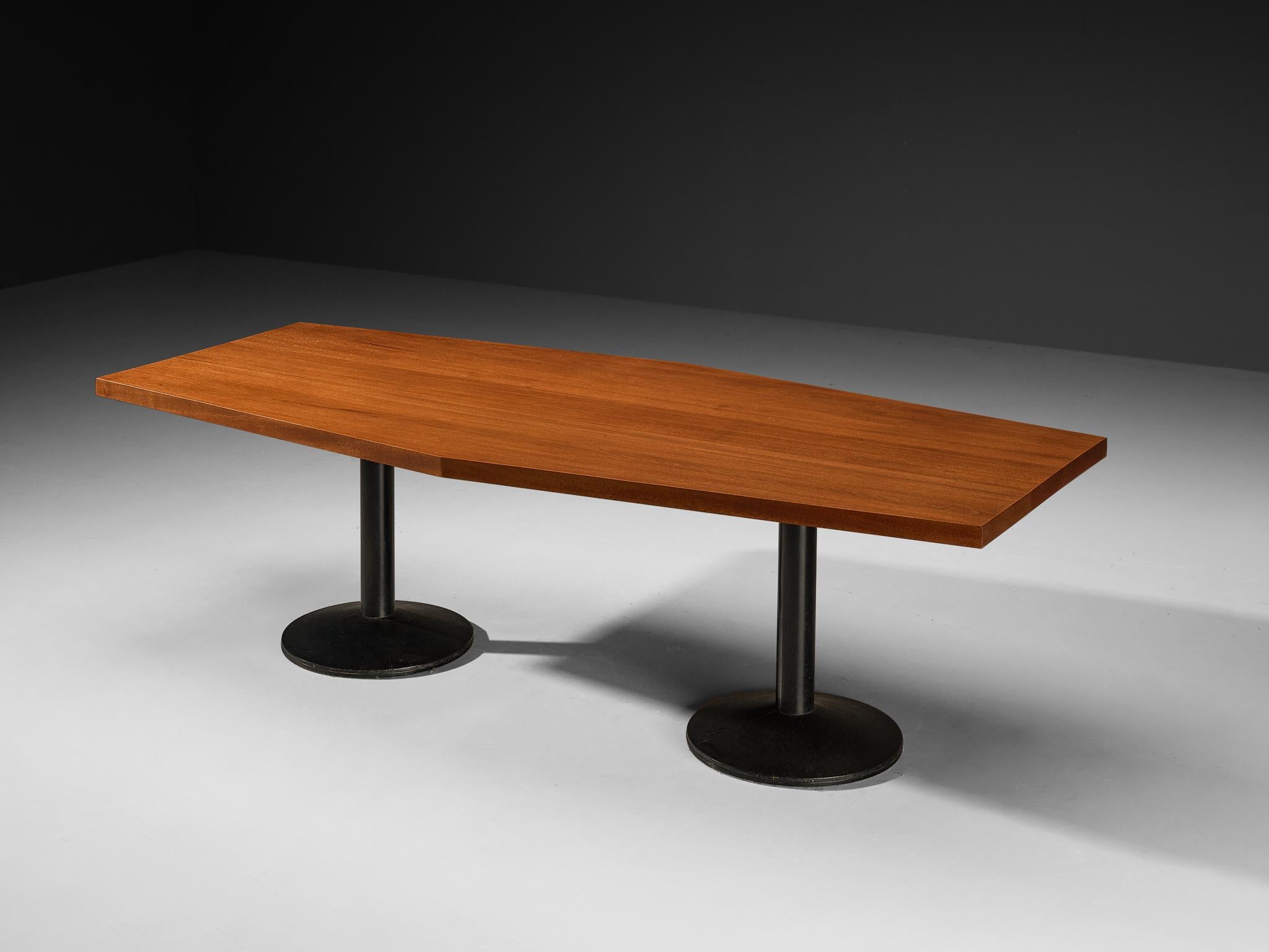 Milieu du XXe siècle Table de salle à manger Wim den Boon en acajou massif et métal en vente