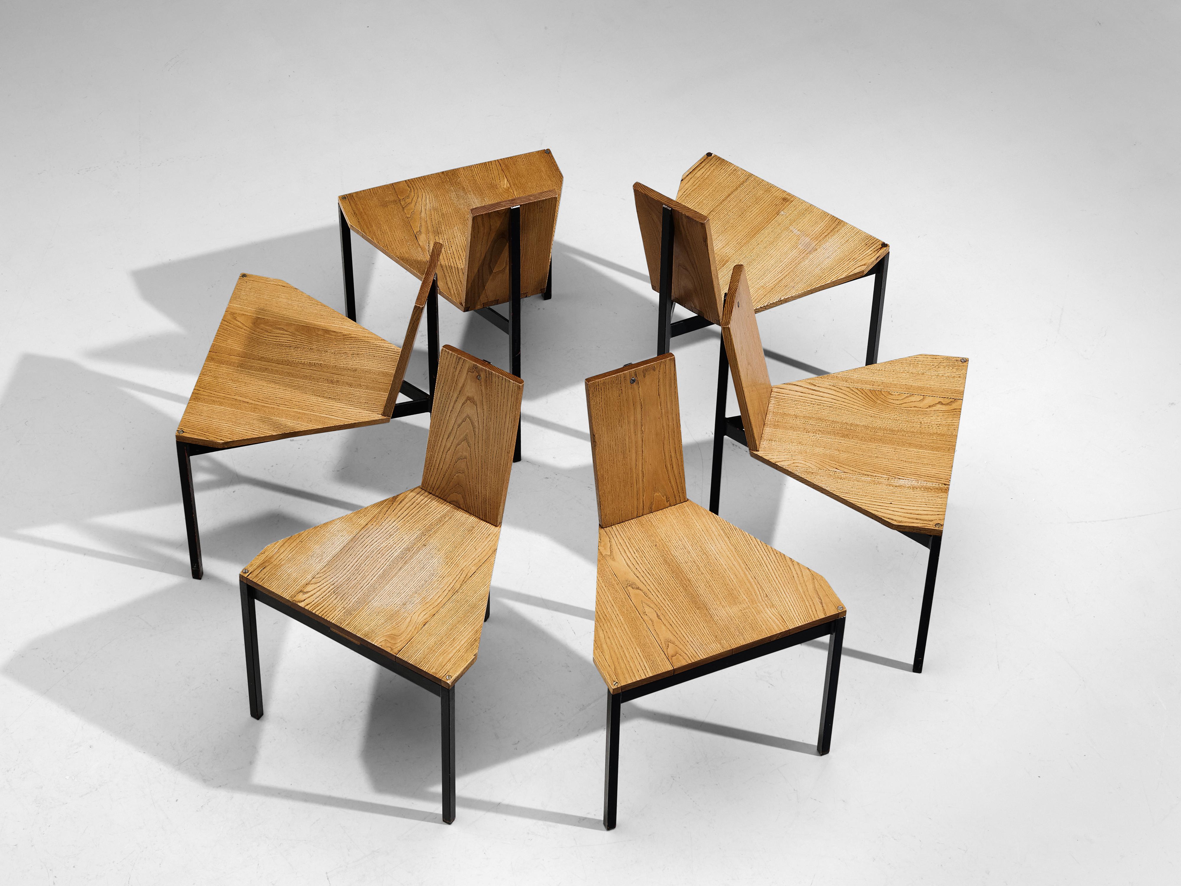 Néerlandais Wim Den Boon Set de six chaises de salle à manger en frêne et métal en vente