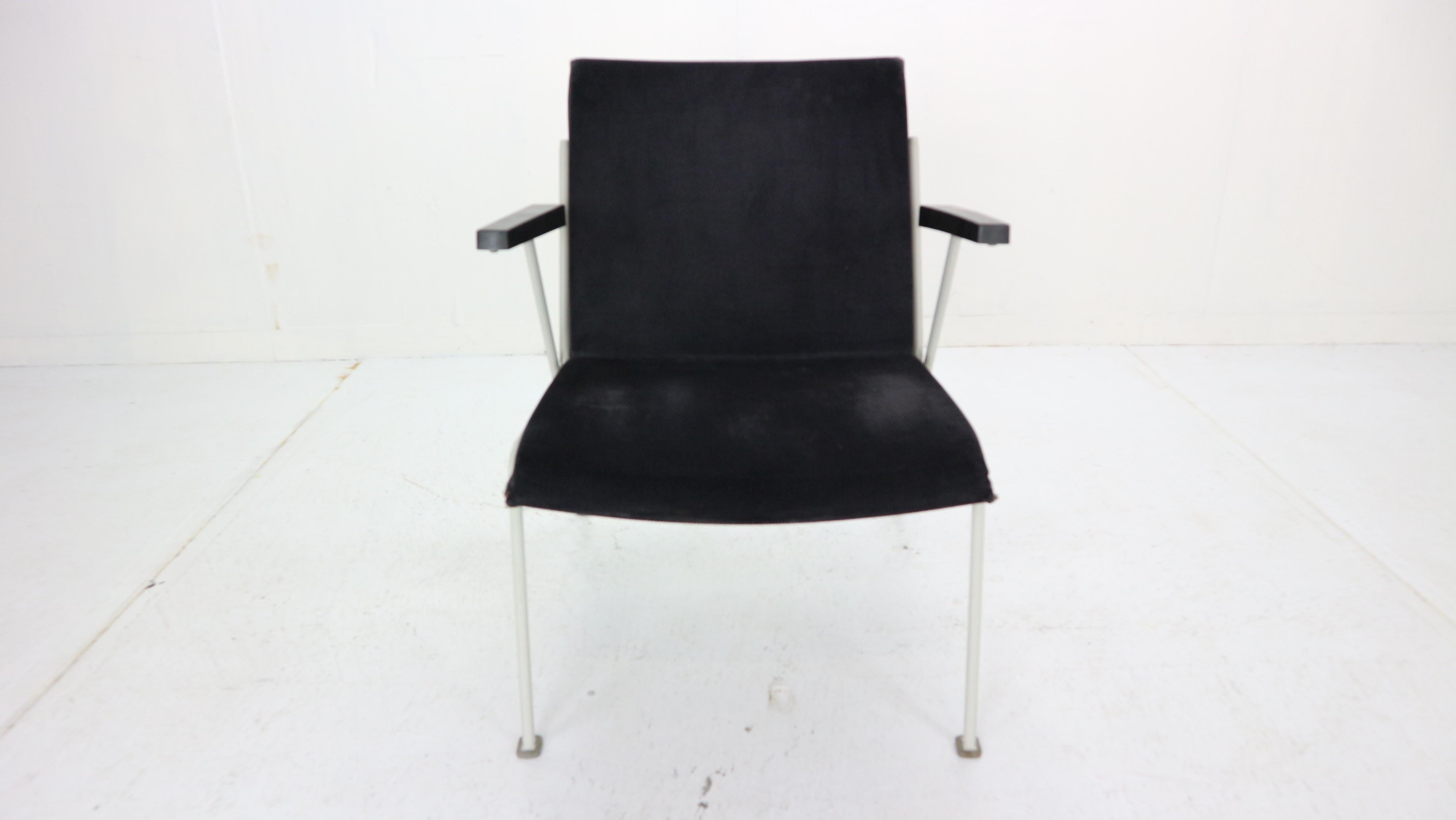 instrmnt lounge chair