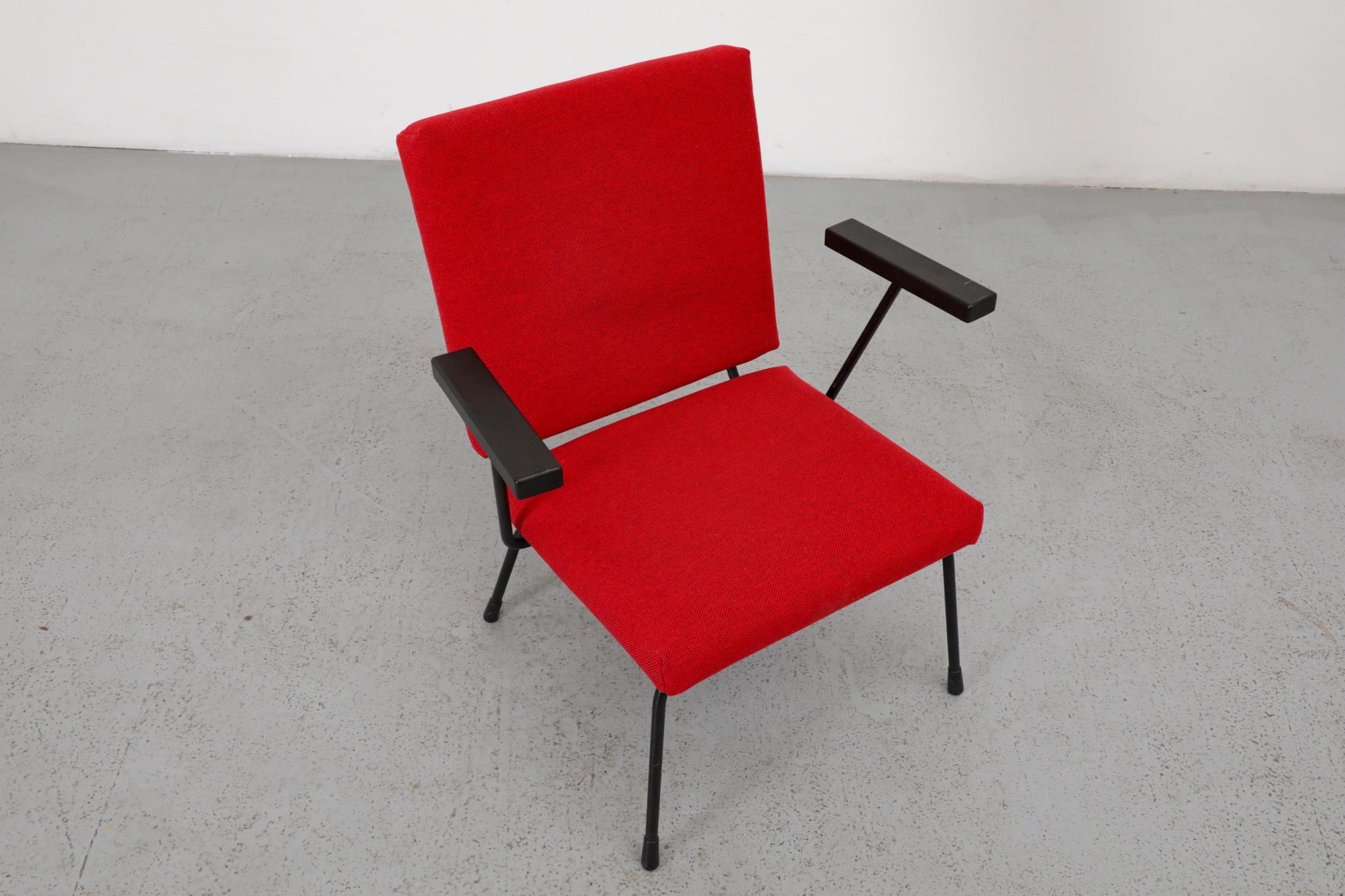 Wim Rietveld 1401 Lounge Chair for Gispen with New Crimson Red Upholstery For Sale 2