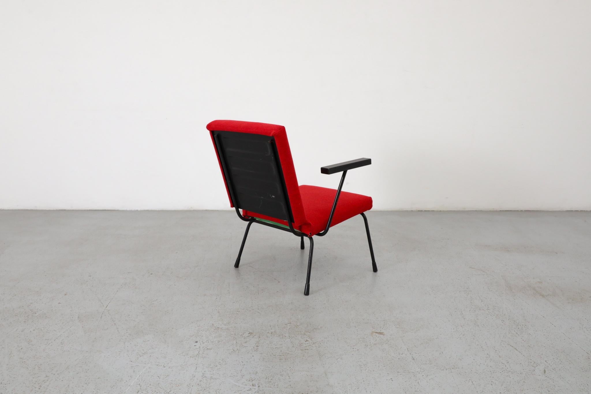 20th Century Wim Rietveld 1401 Lounge Chair for Gispen with New Crimson Red Upholstery For Sale