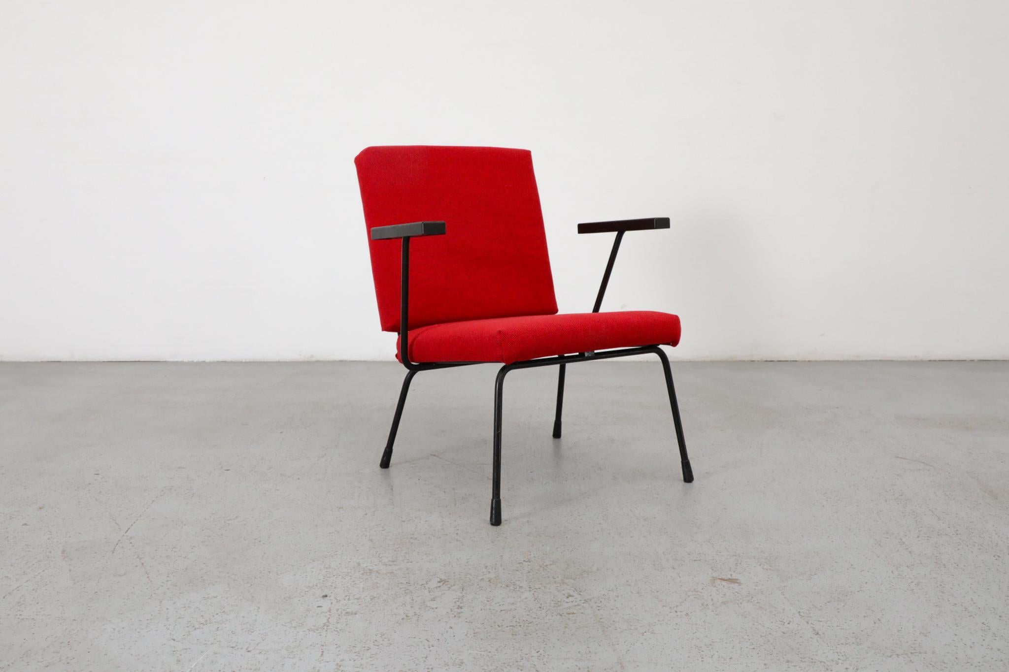 Wim Rietveld 1401 Lounge Chair for Gispen with New Crimson Red Upholstery For Sale 1