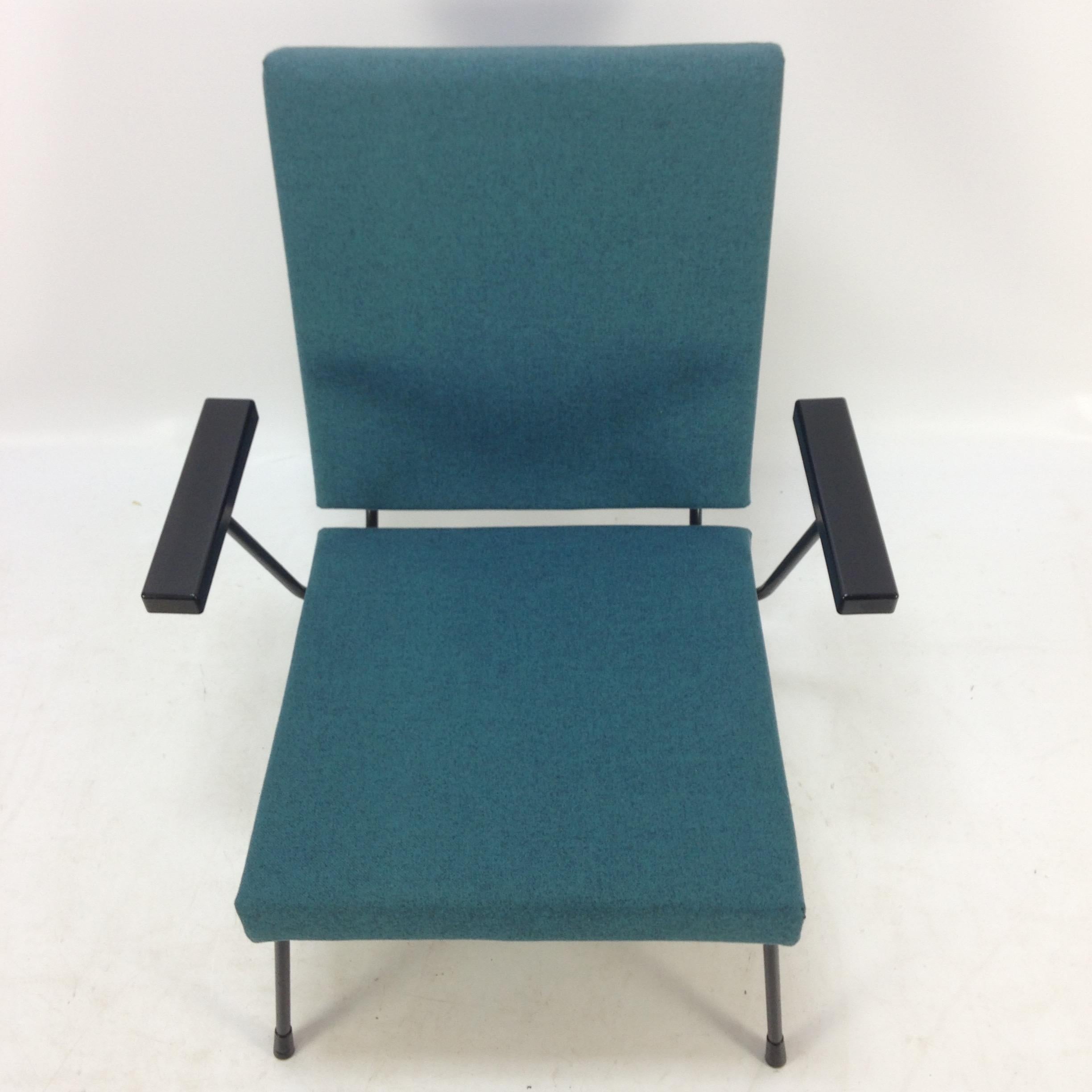 Wim Rietveld 1407 Lounge Chair for Gispen, 1950’s In Good Condition For Sale In Oud Beijerland, NL
