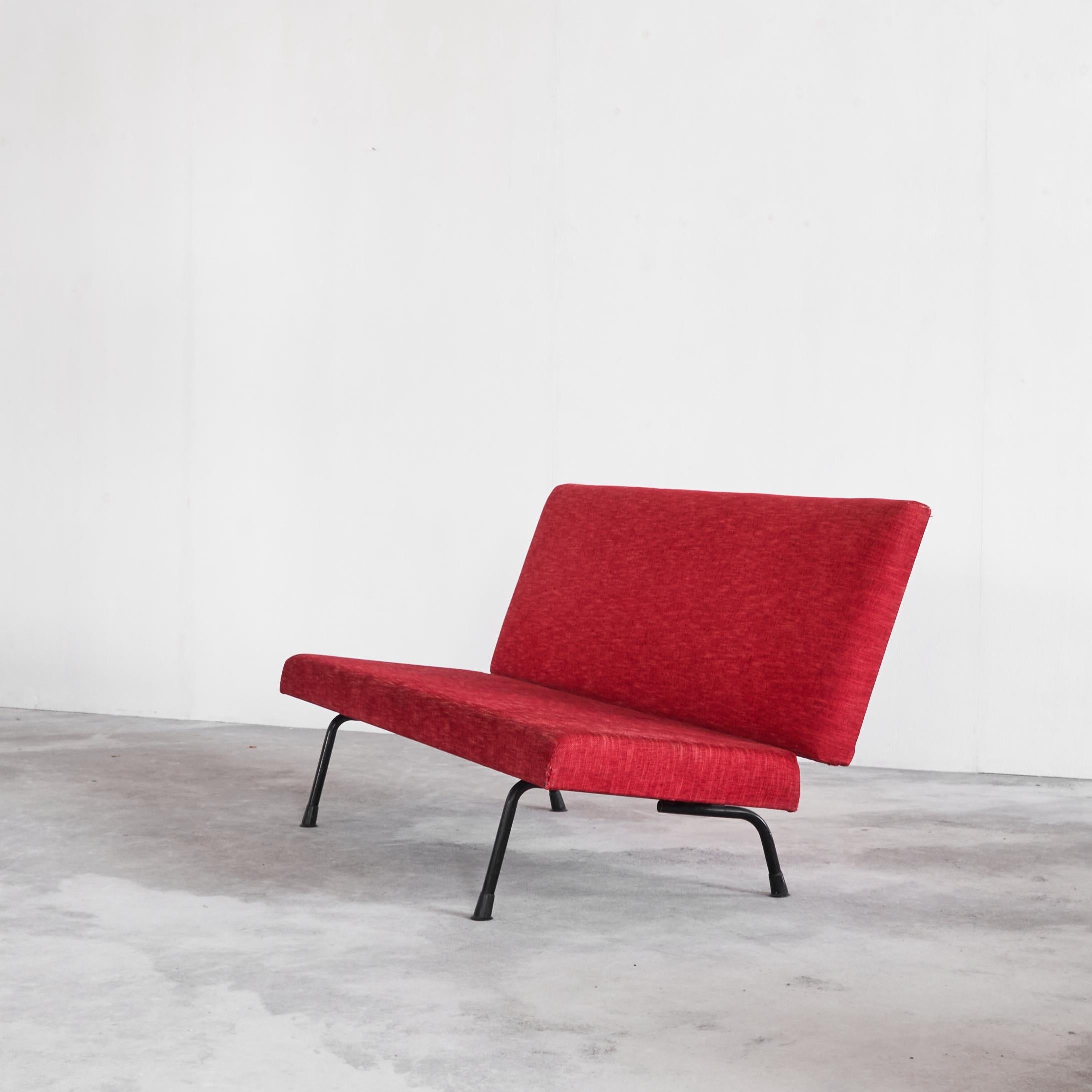 Wim Rietveld '447' Sofa in Red Fabric for Gispen, The Netherlands, 1950s.

Beautiful simple and straightforward design by Wim Rietveld for Gispen in the 1950s. Upholstered in a red fabric, this sofa mostly demands attention by its color. The design