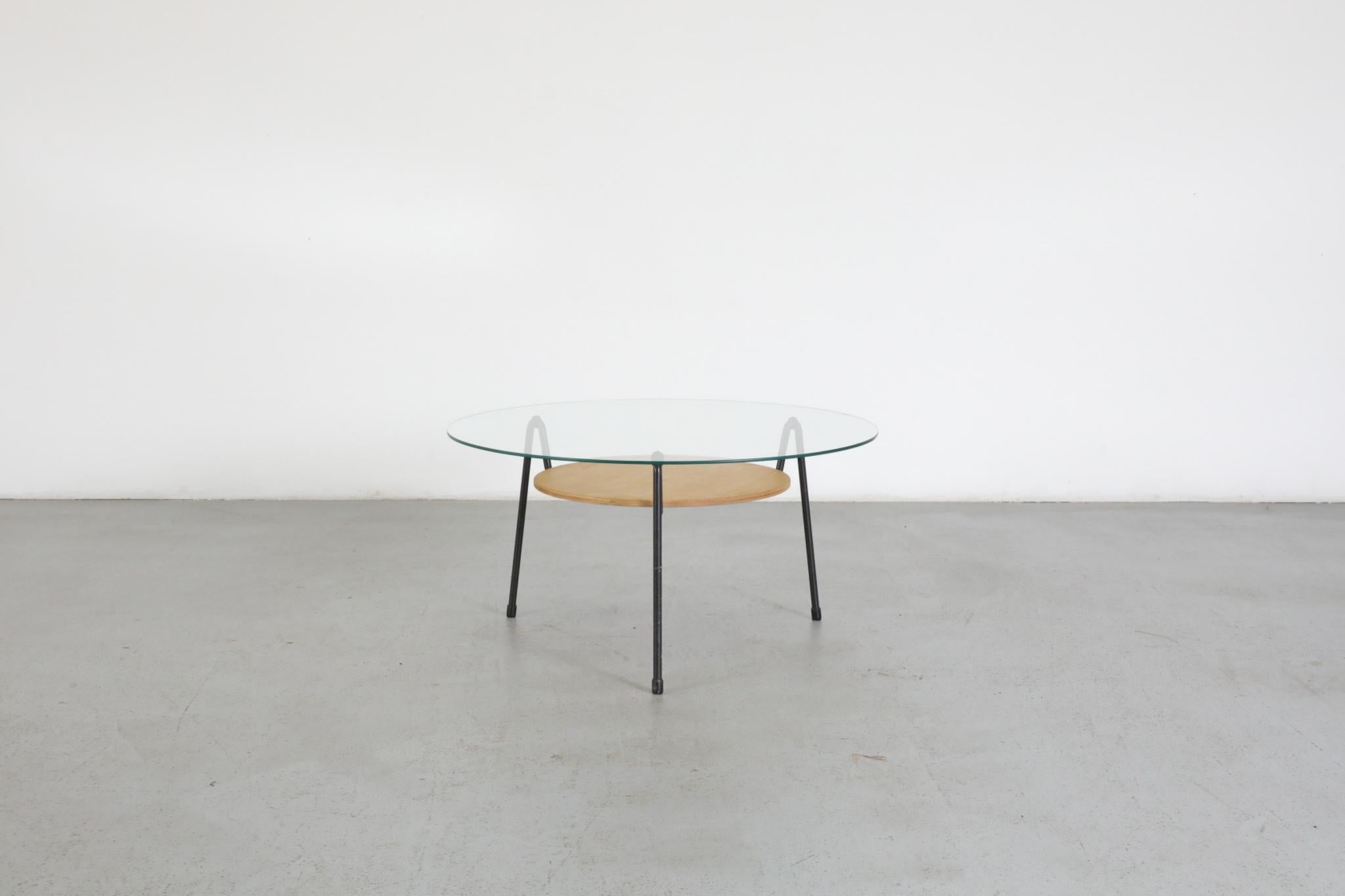 Wim Rietveld Modell Nr. 535 Moskitotisch mit abnehmbarem Holztablett im Zustand „Gut“ im Angebot in Los Angeles, CA