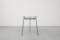 Wim Rietveld Tavolo Zanzara extra alto con vassoio nero, Gispen, Paesi Bassi 1953